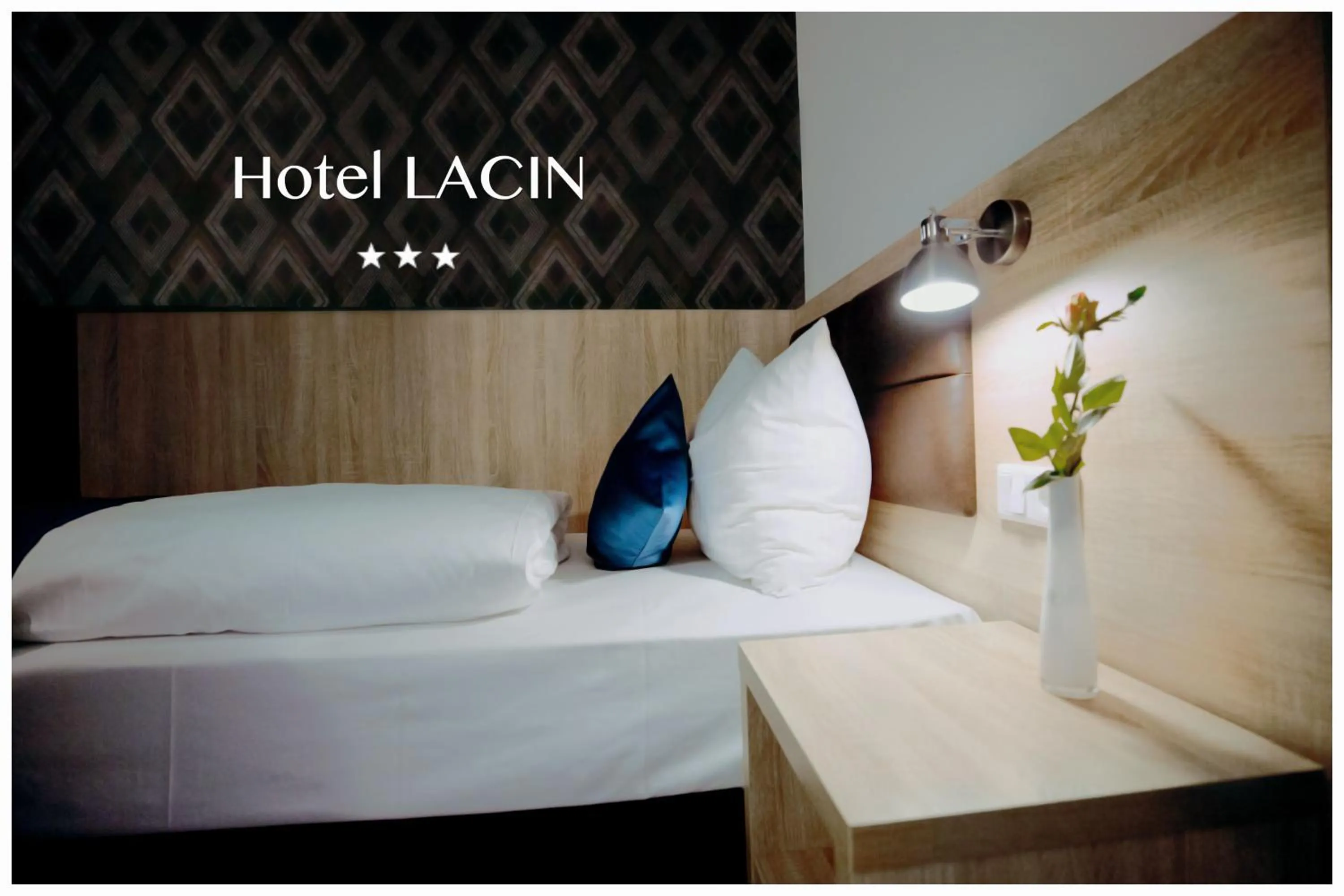 Bed in Hotel LACIN