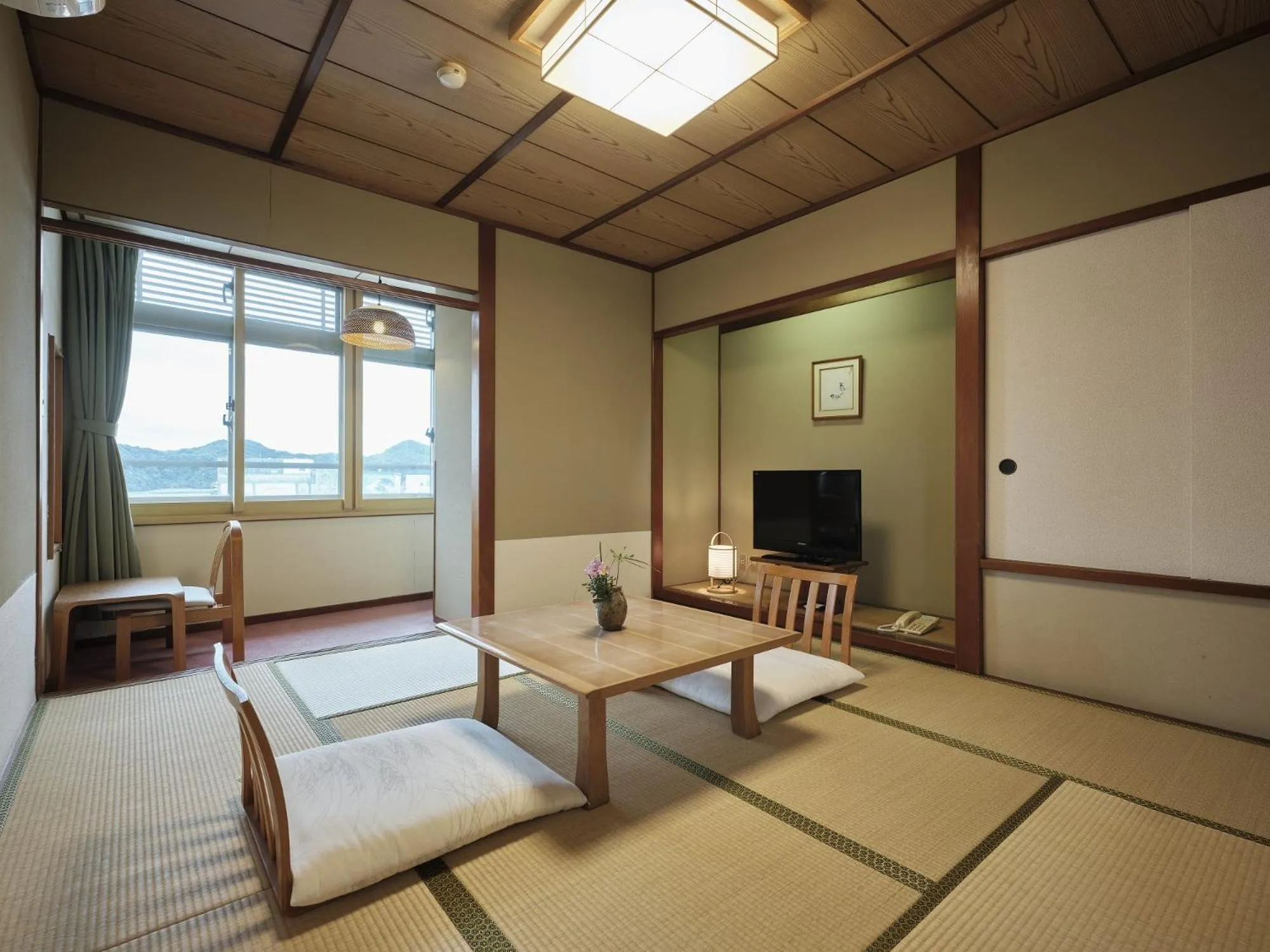 Photo of the whole room in Manseiro