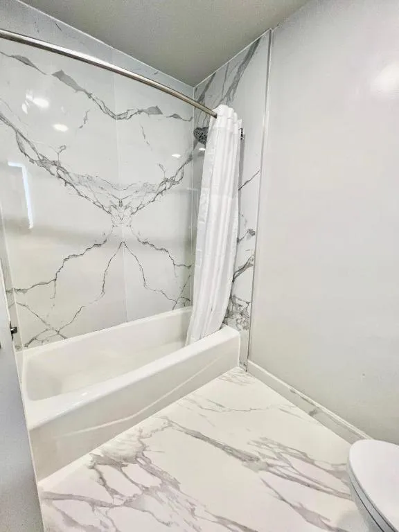 Bathroom in Nob Hill Motor Inn -Newly Updated Rooms!