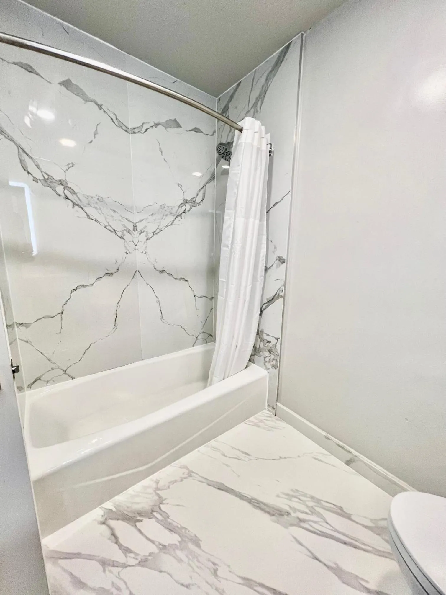 Nob Hill Motor Inn -Newly Updated Rooms!