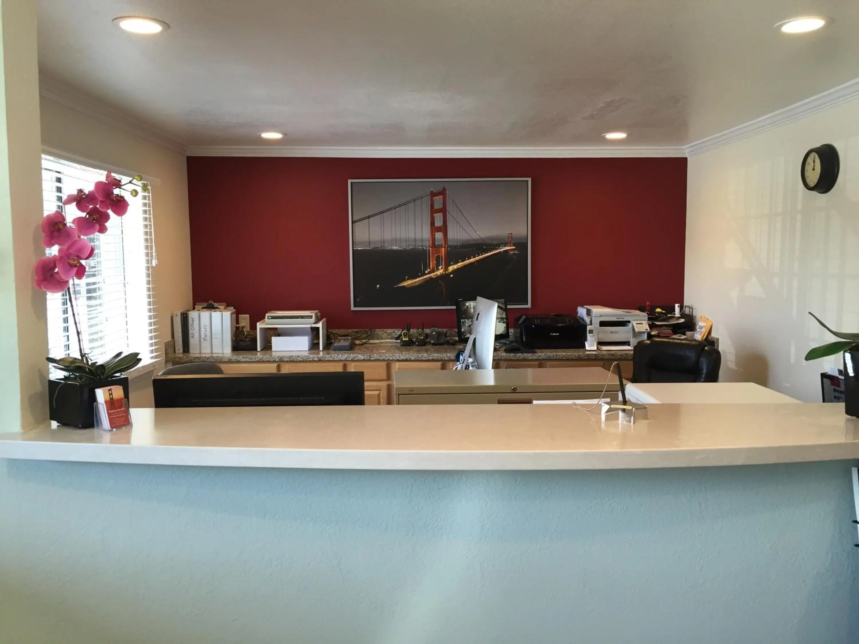 Lobby or reception in Regency Inn at San Francisco Airport