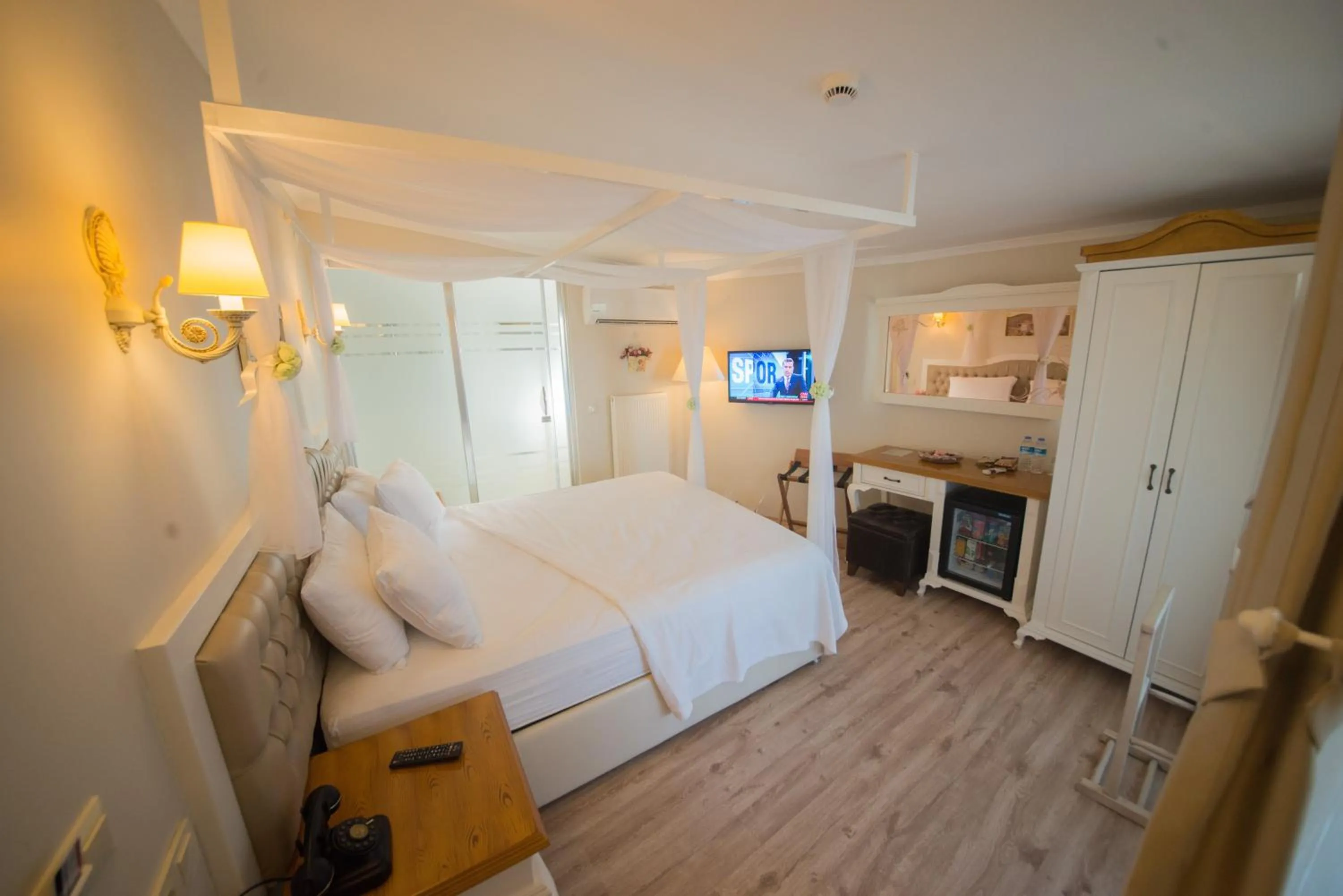 Photo of the whole room, Bed in Biga Palas Hotel