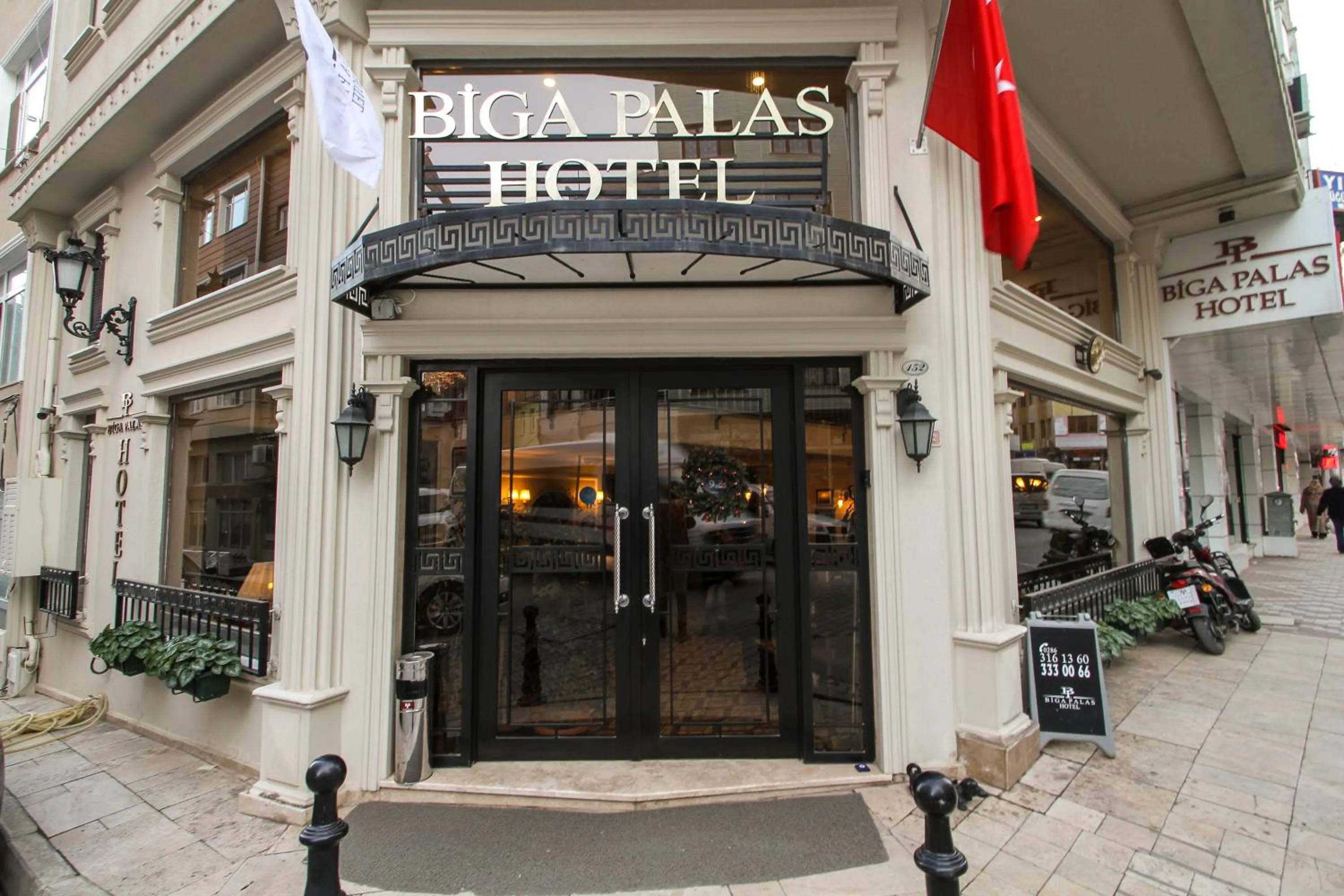 Facade/entrance in Biga Palas Hotel