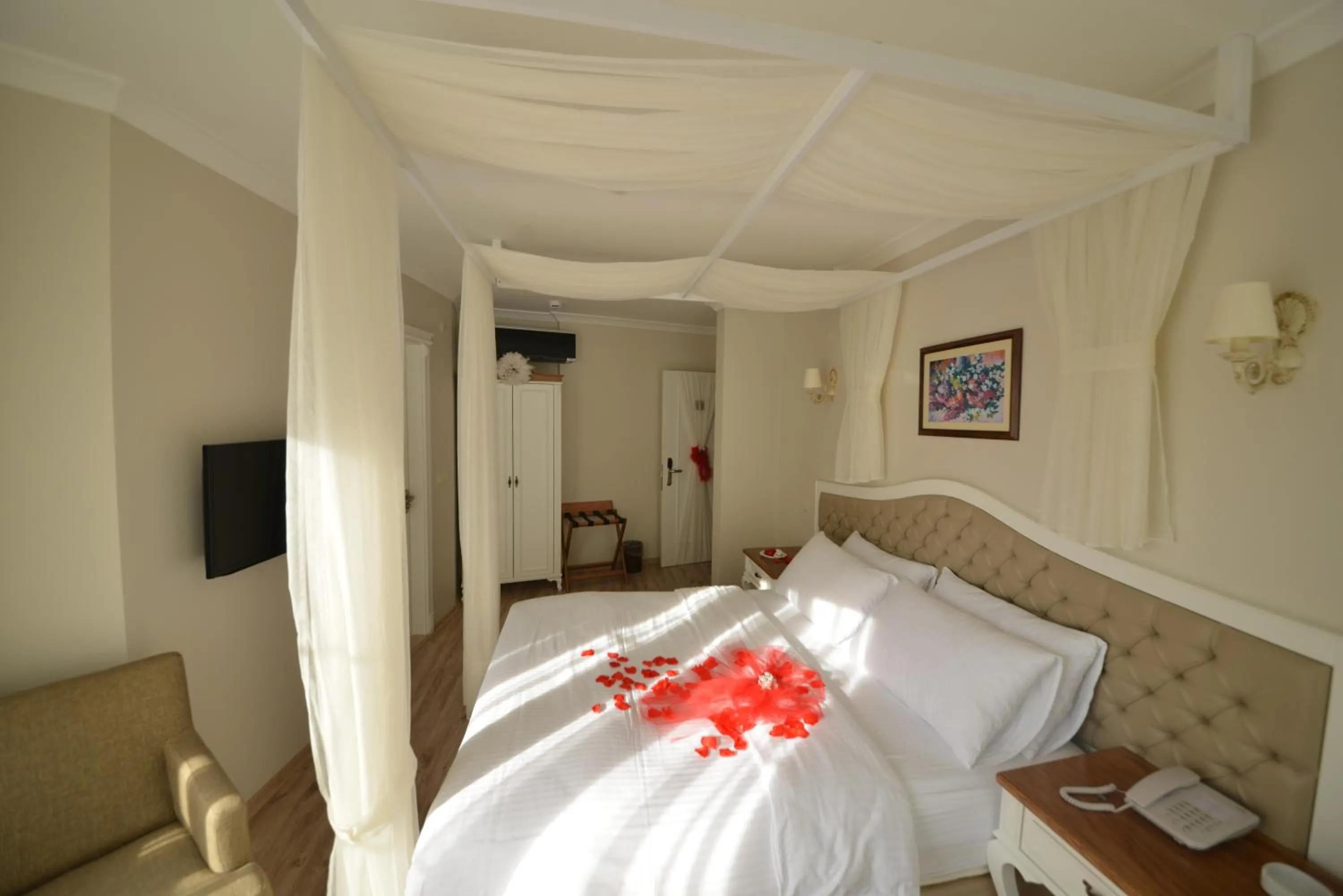 Photo of the whole room, Bed in Biga Palas Hotel