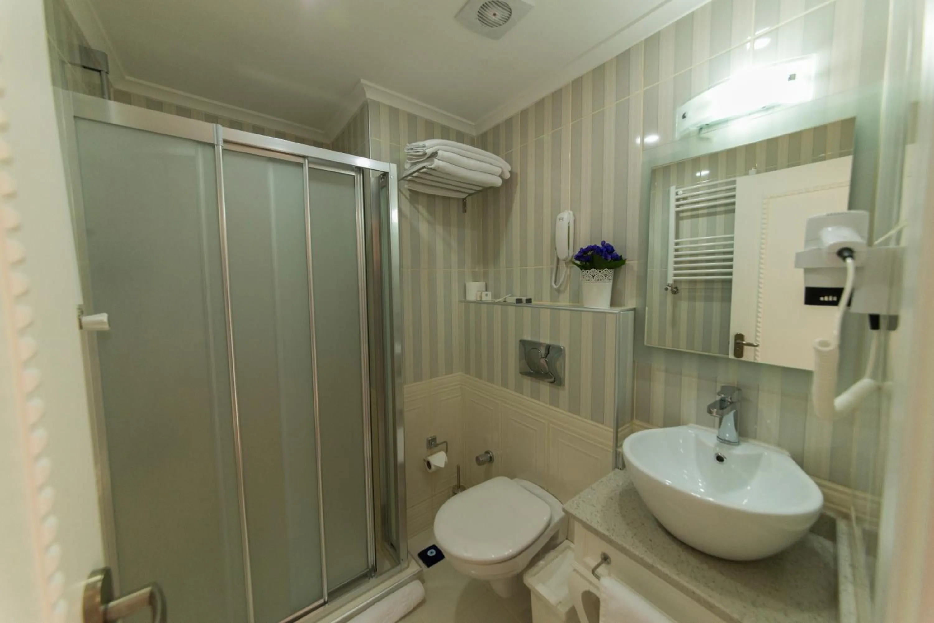 Bathroom in Biga Palas Hotel