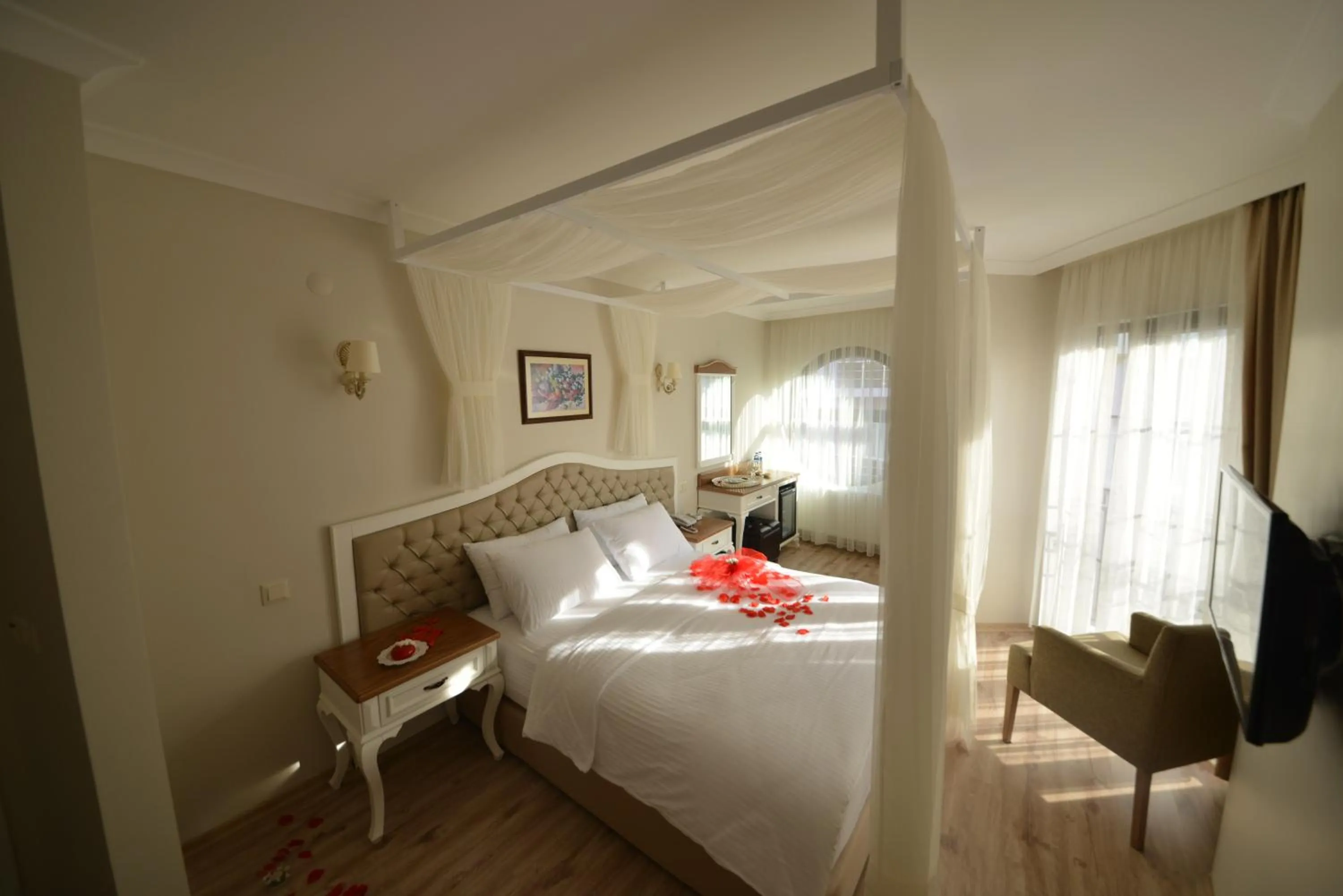 Photo of the whole room, Bed in Biga Palas Hotel