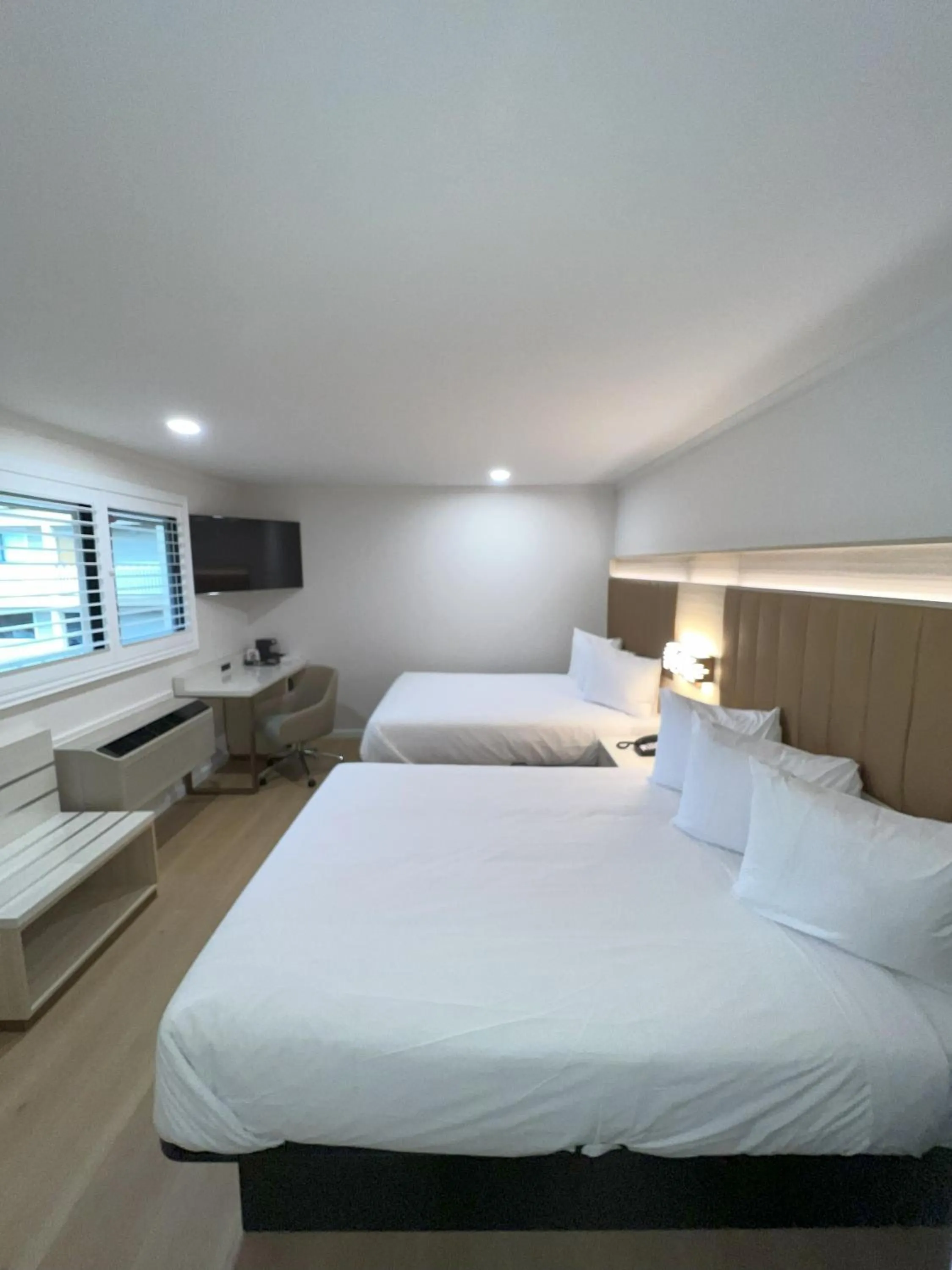 Bed in Francisco Bay Inn