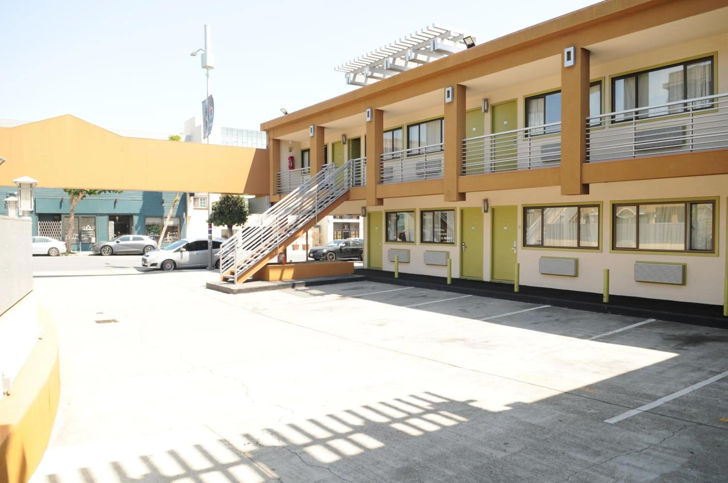 Facade/entrance in Civic Center Motor Inn