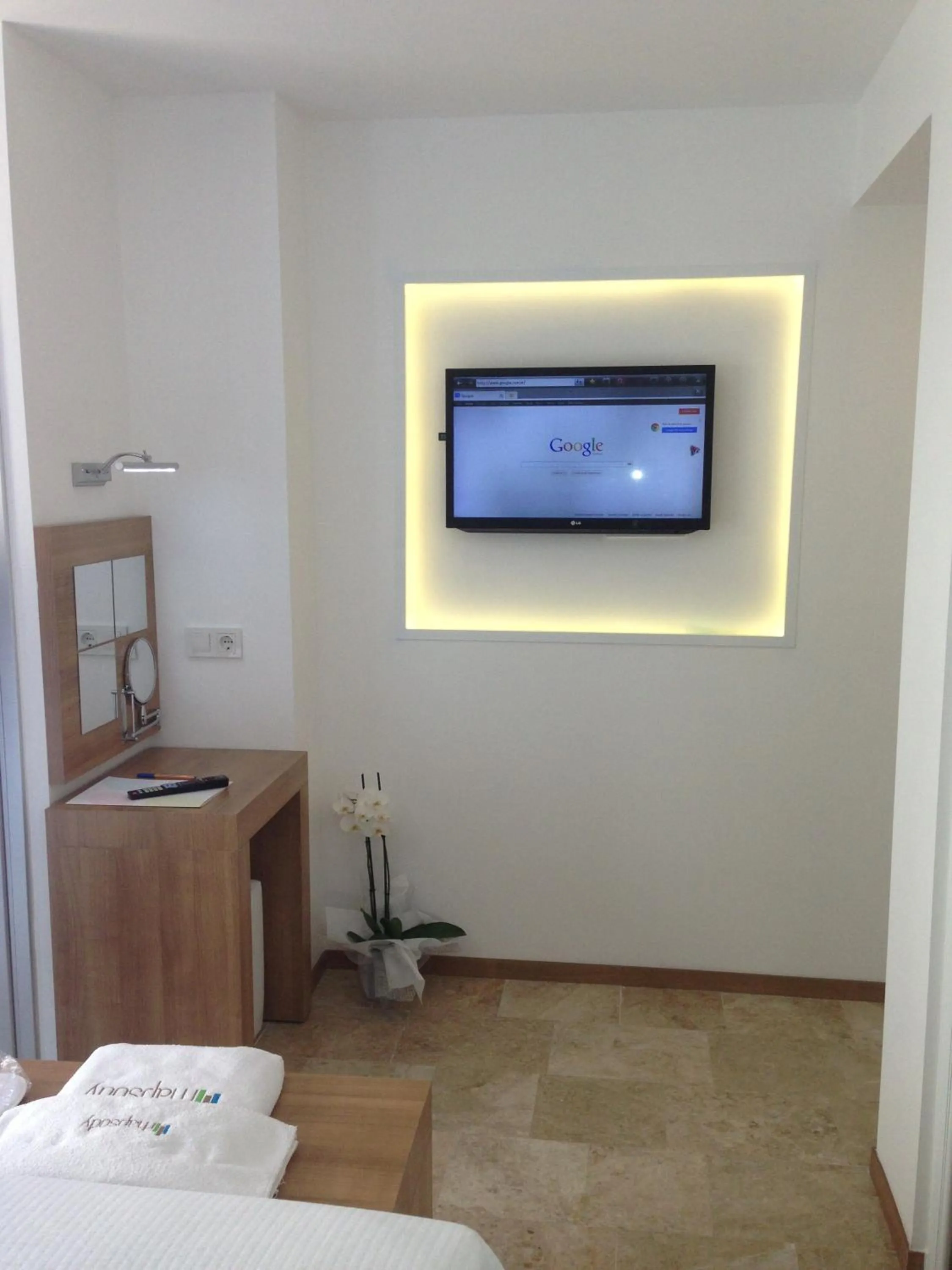 Communal lounge/ TV room in Rhapsody Hotel Kas