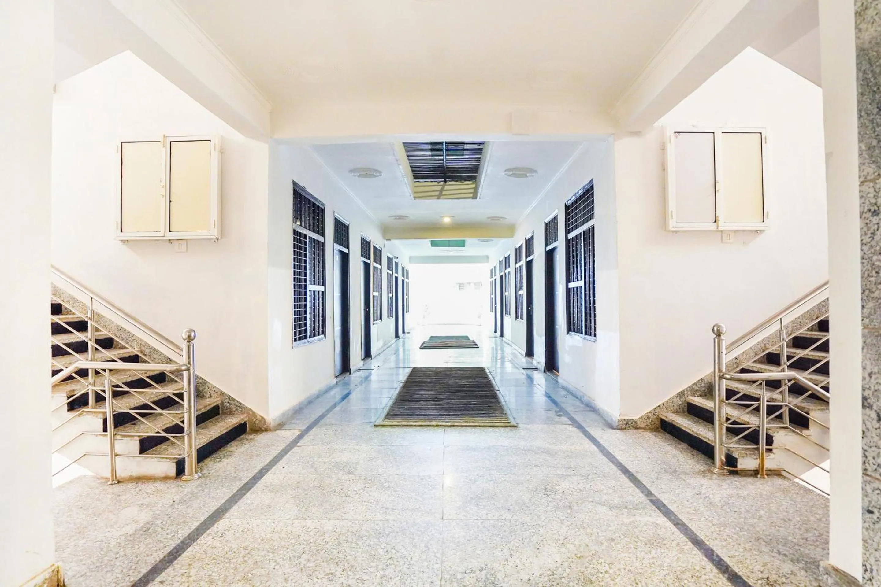 Lobby or reception in Hotel O Ratiram Palace BY Wamson