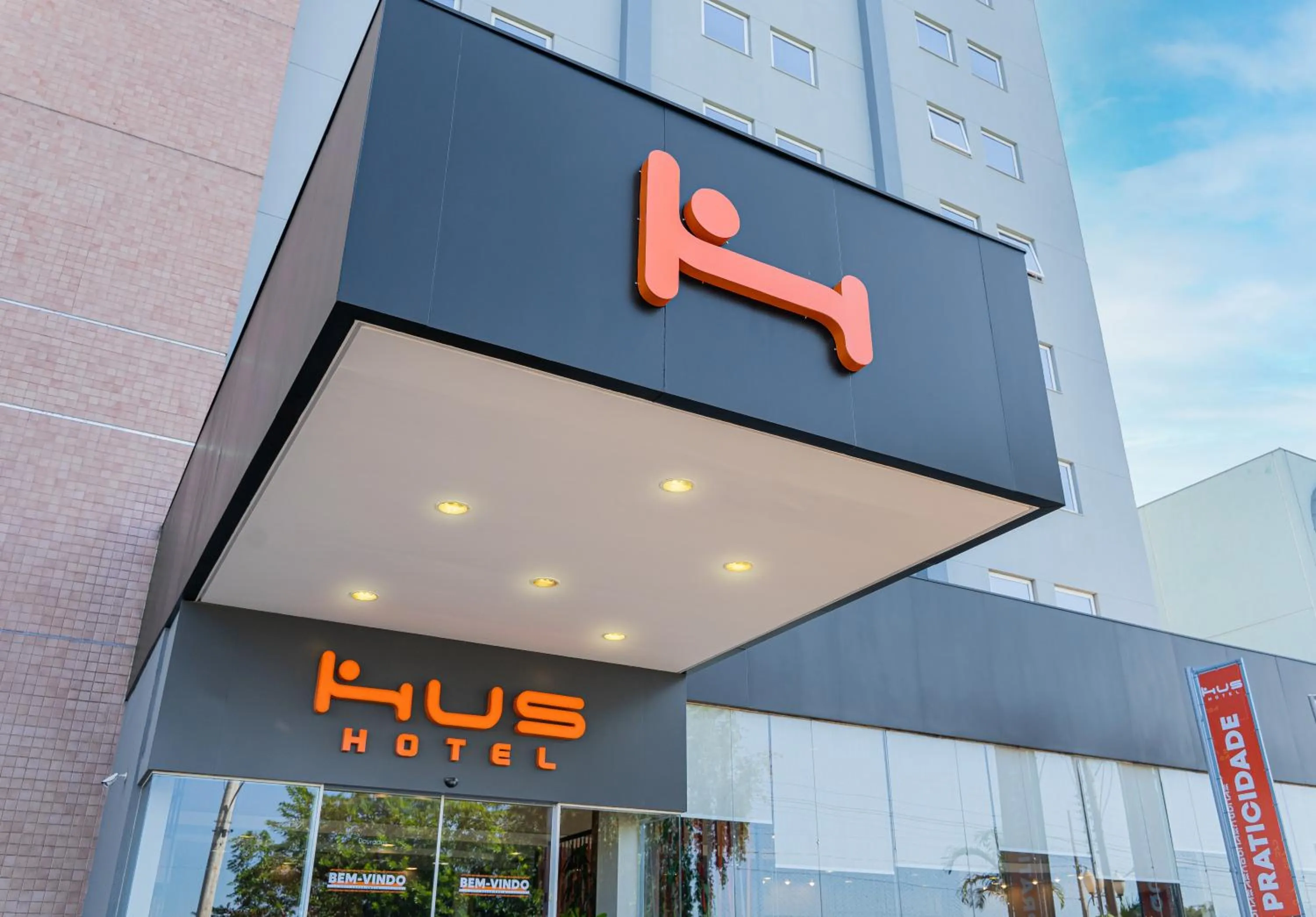 Facade/entrance in HUS HOTEL Dourados