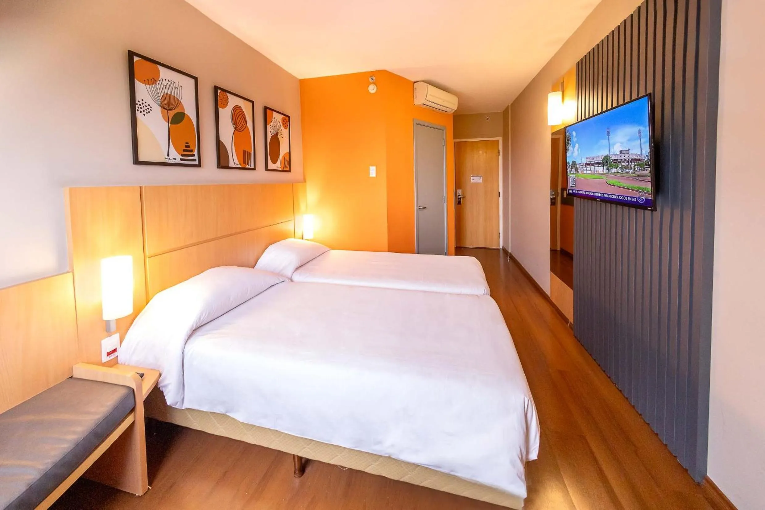 Photo of the whole room, Bed in HUS HOTEL Dourados