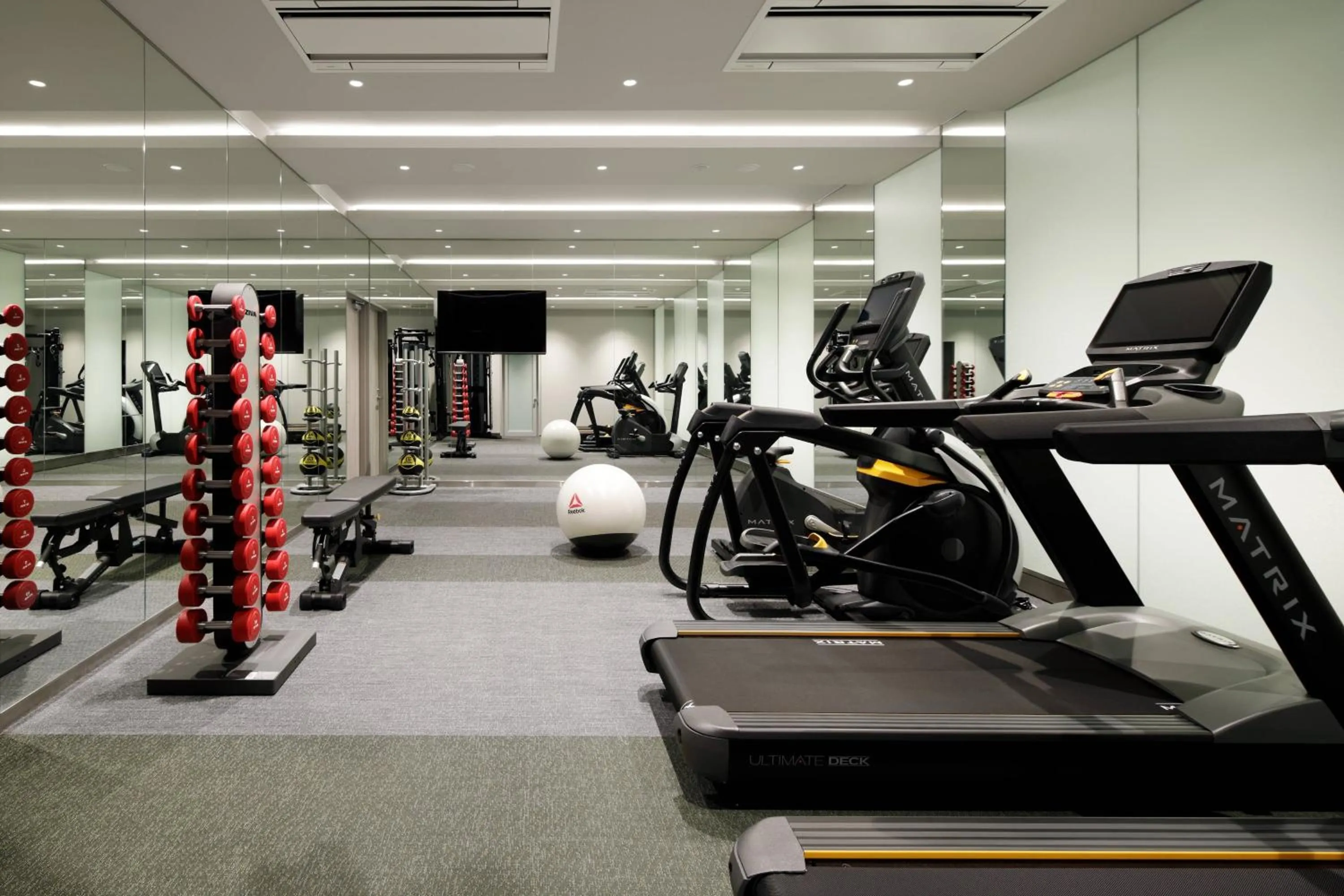 Fitness centre/facilities in Courtyard by Marriott Osaka Honmachi