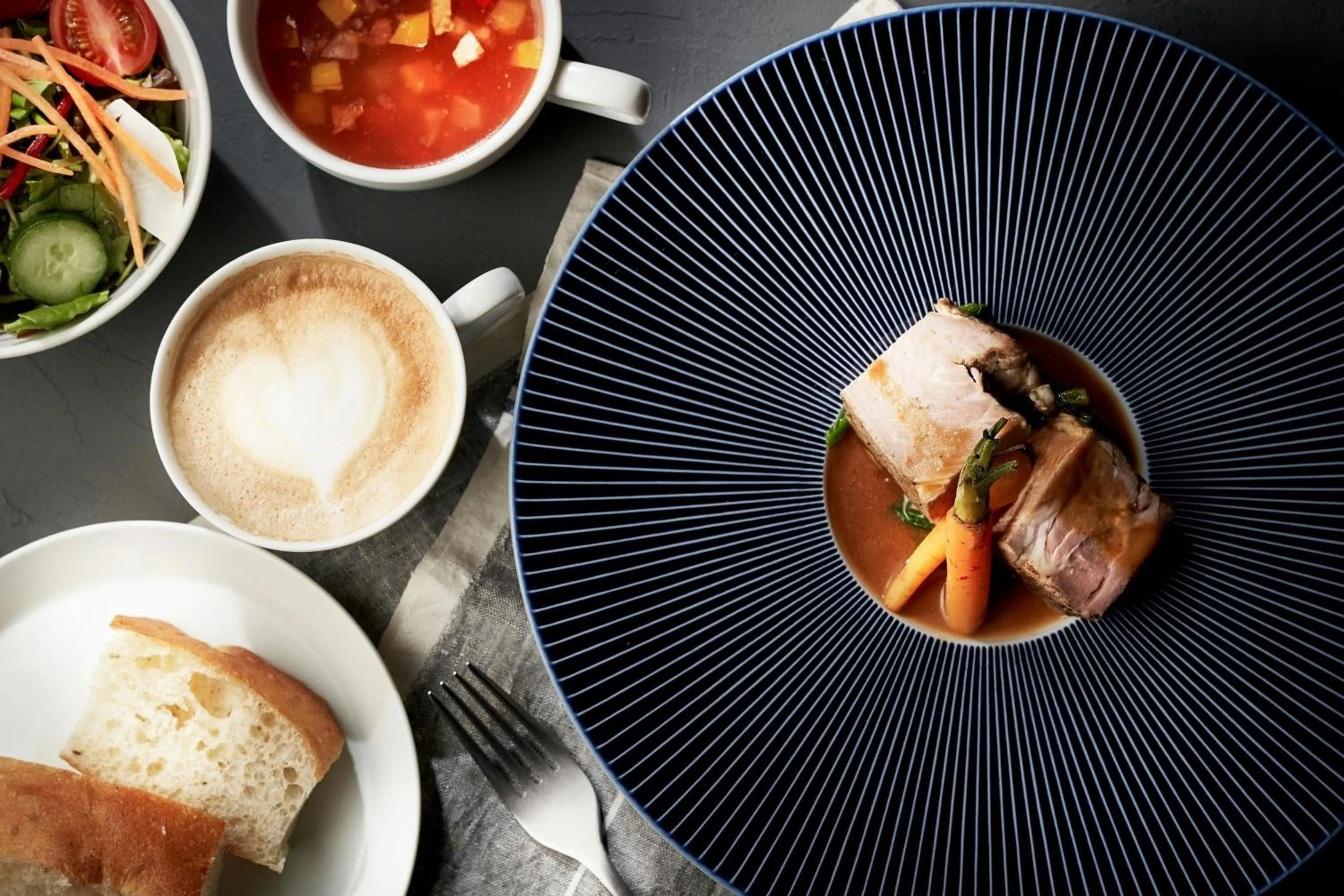 Restaurant/places to eat in Courtyard by Marriott Osaka Honmachi