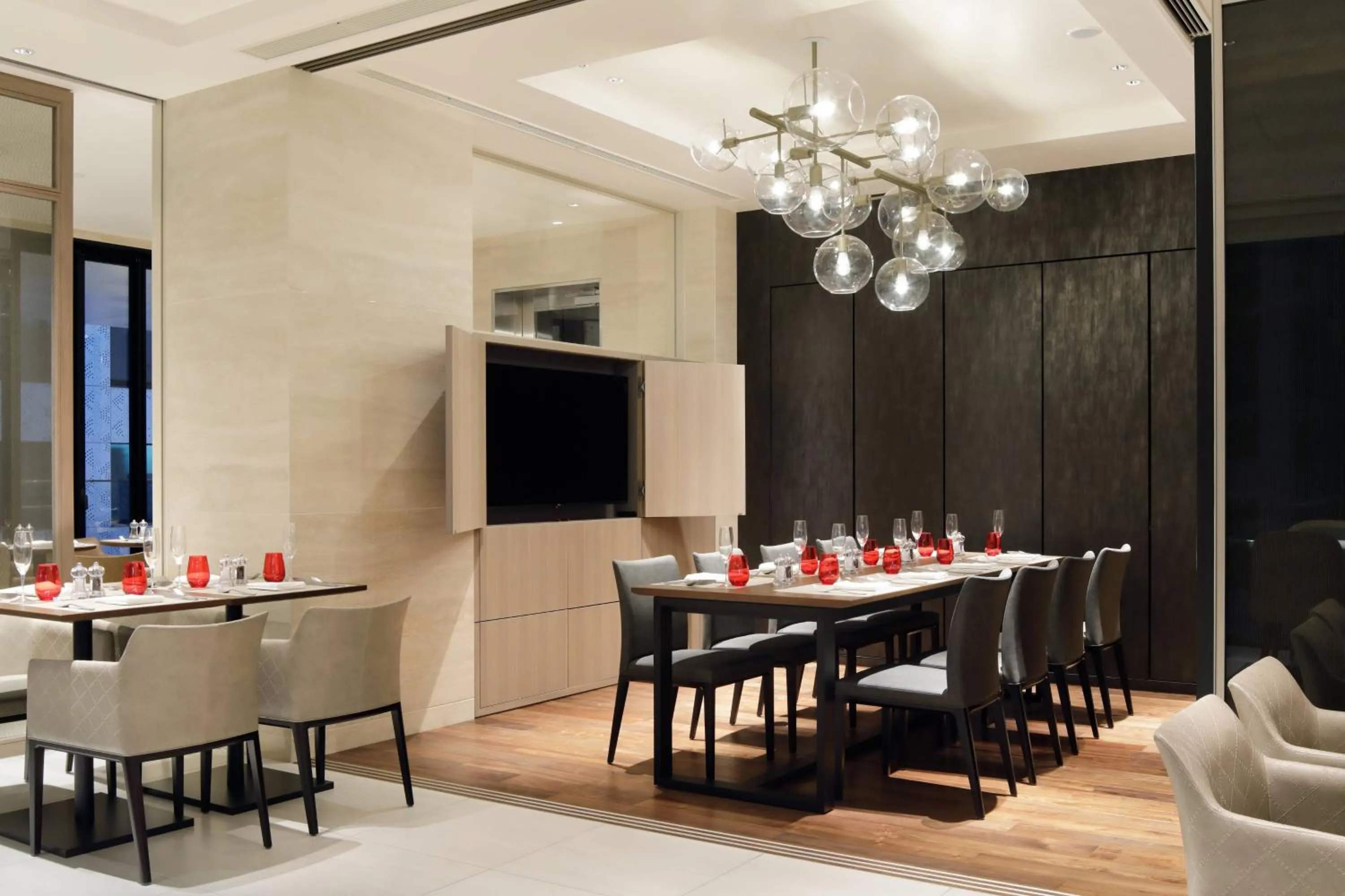 Restaurant/places to eat in Courtyard by Marriott Osaka Honmachi