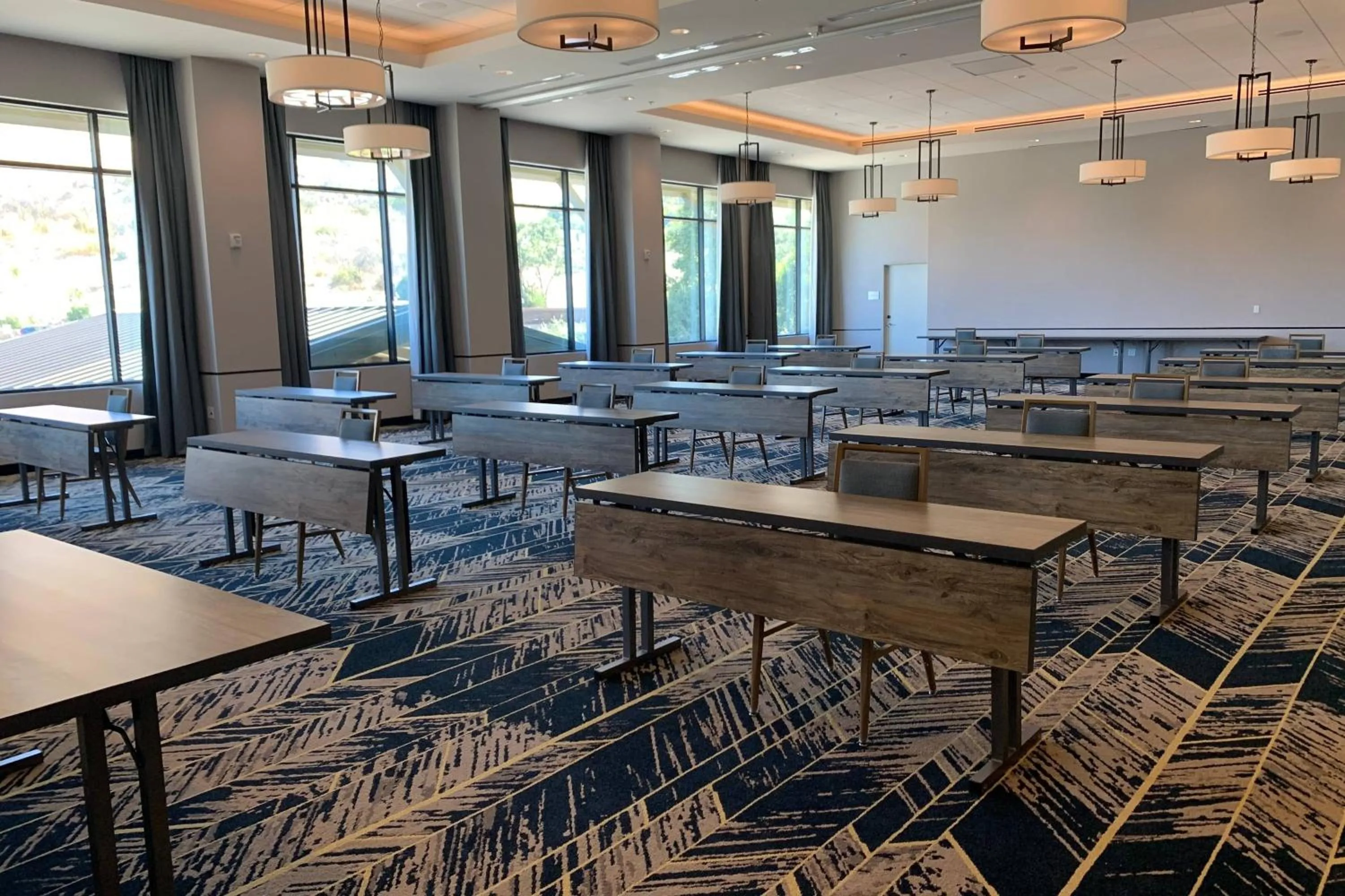 Meeting/conference room in Courtyard by Marriott Thousand Oaks Agoura Hills