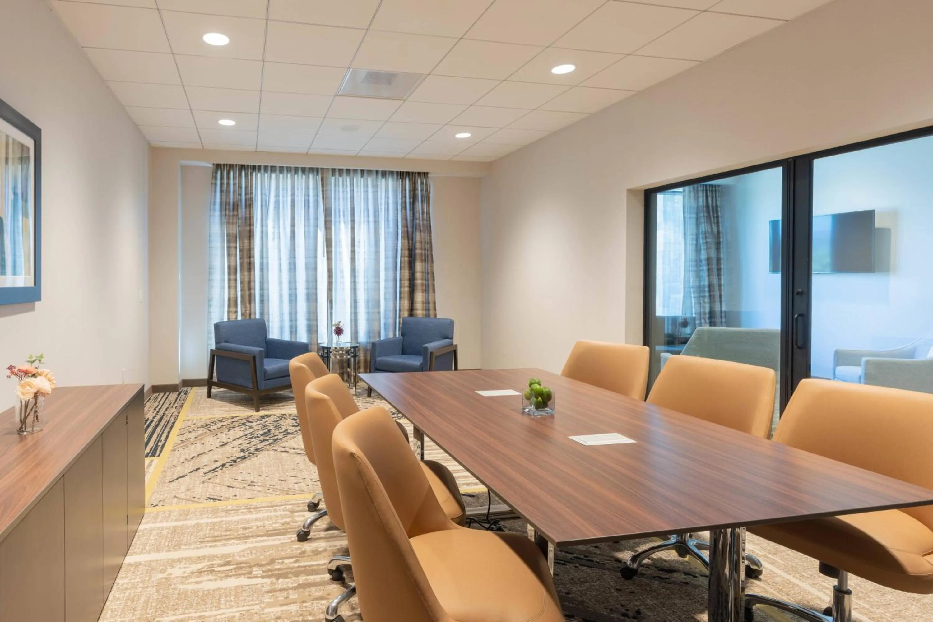Meeting/conference room in Courtyard by Marriott Thousand Oaks Agoura Hills