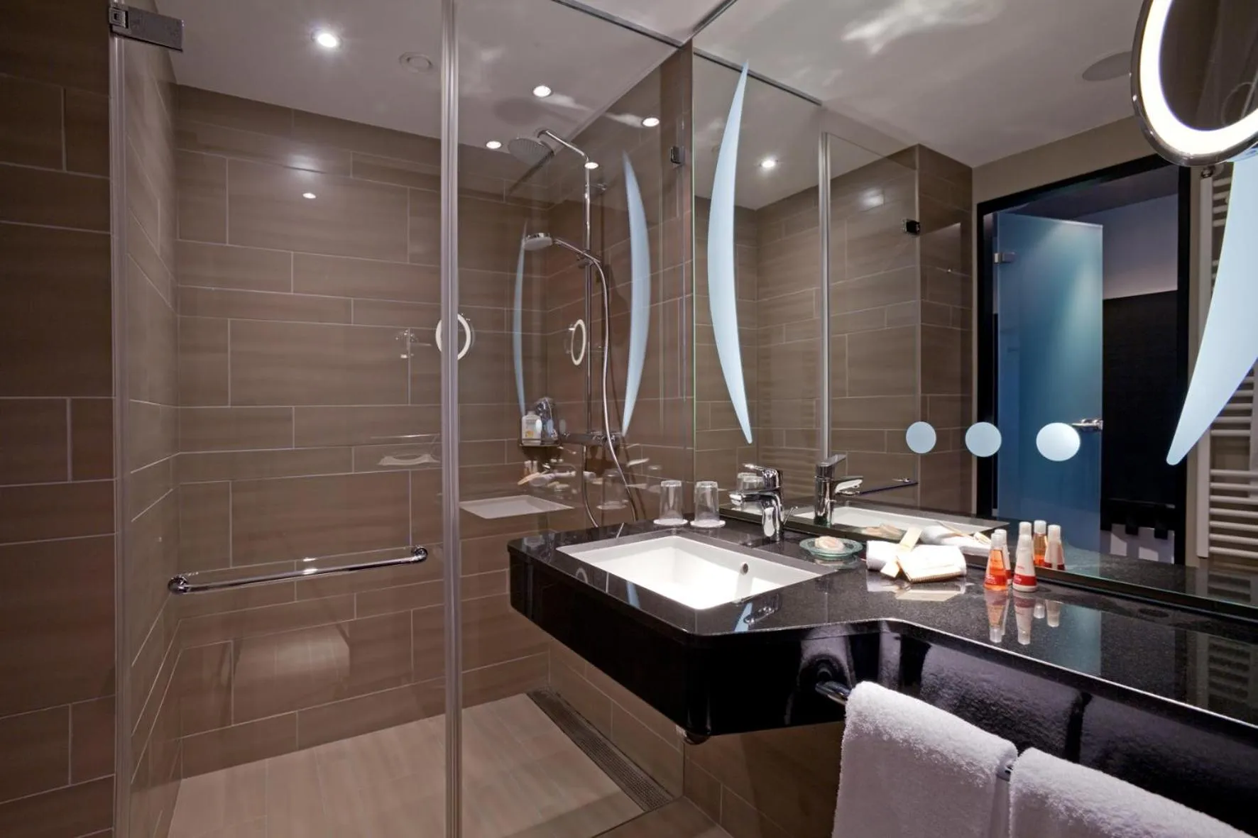 Bathroom in Steigenberger Parkhotel Braunschweig