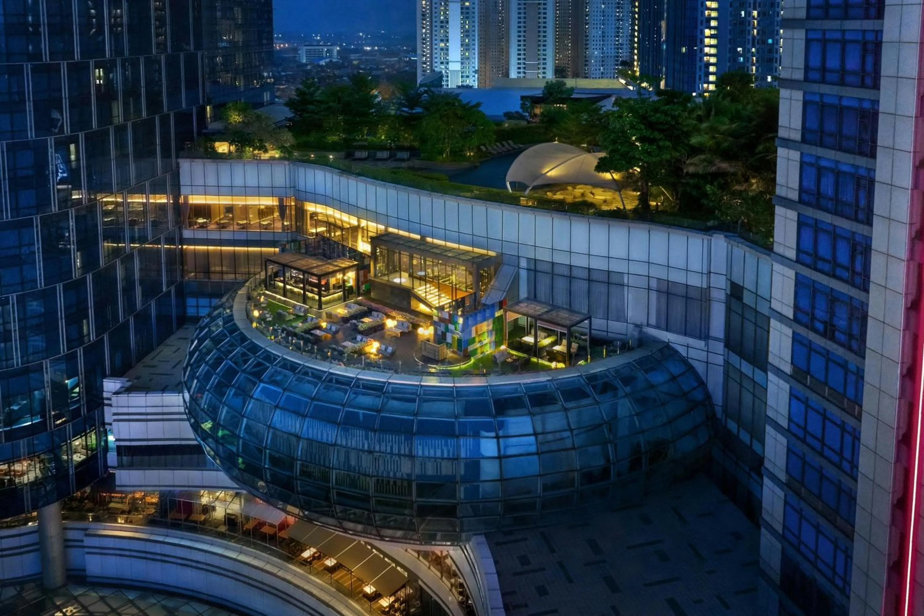 Lounge or bar in Four Points by Sheraton Surabaya, Pakuwon Indah