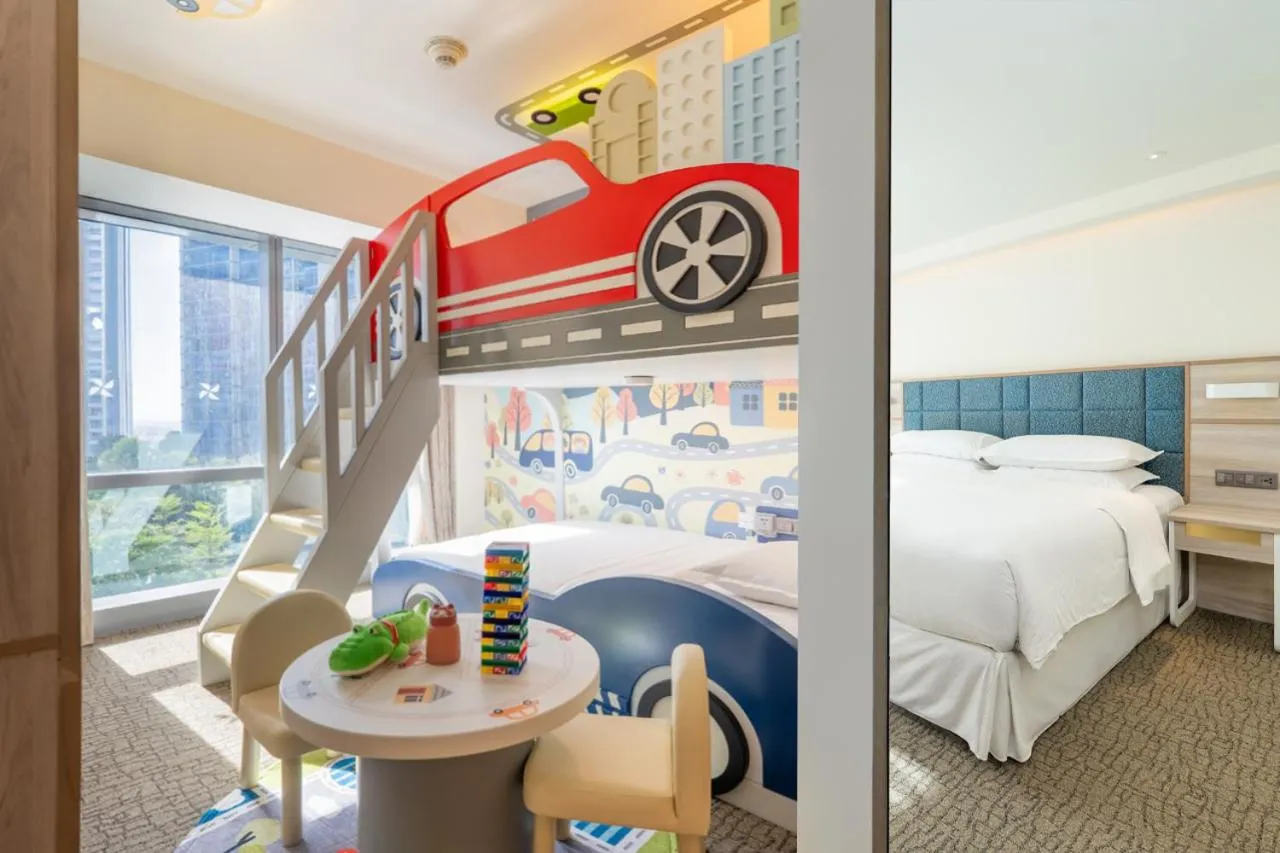 Bed in Four Points by Sheraton Surabaya, Pakuwon Indah