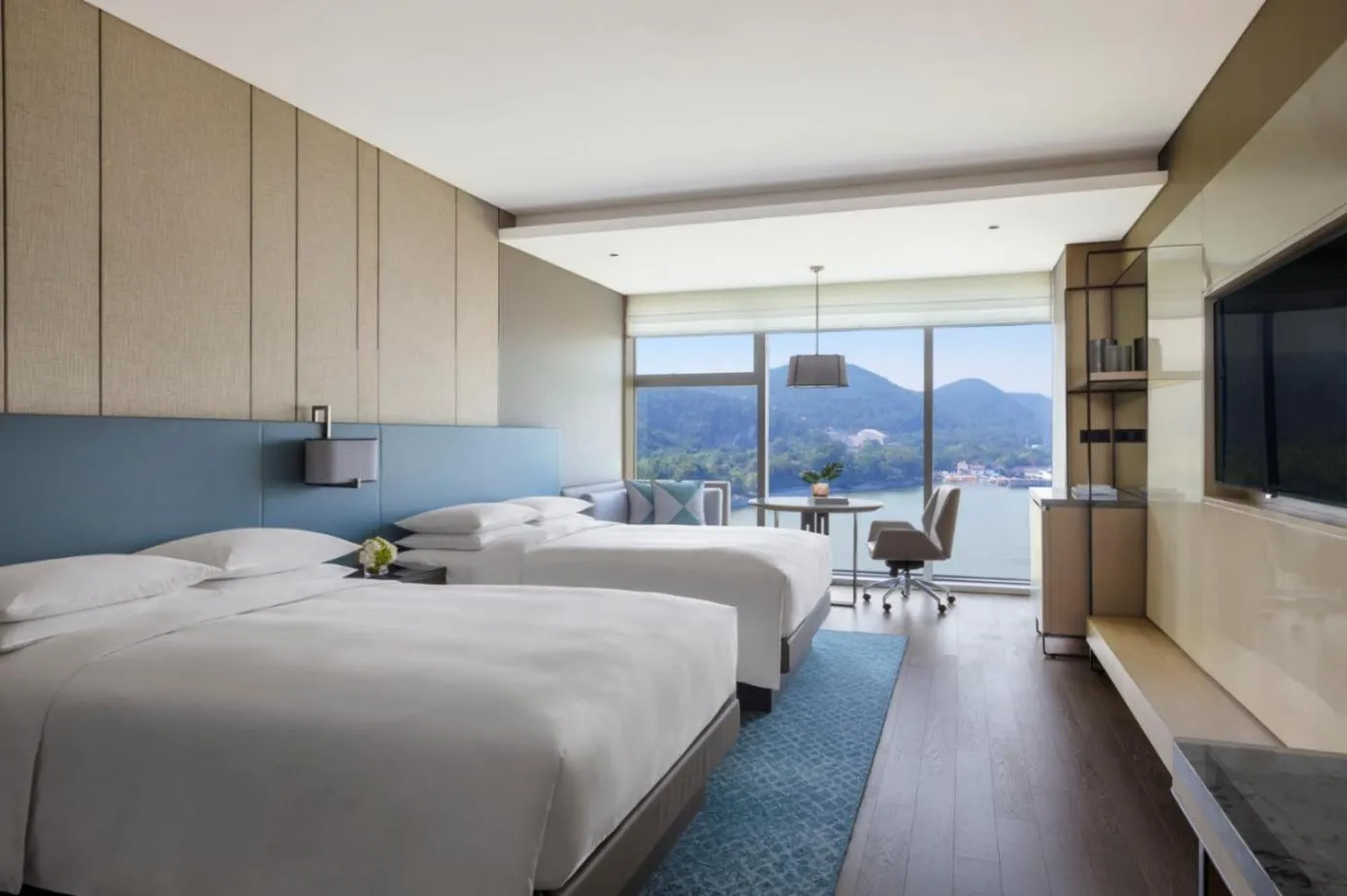 Bed in Xuzhou Marriott Hotel Lakeview