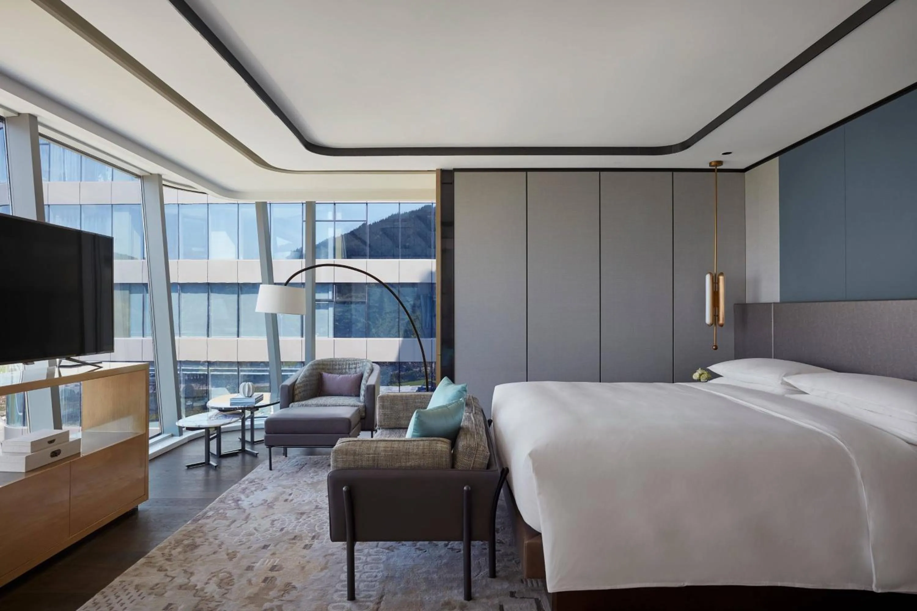 Bedroom, Bed in Xuzhou Marriott Hotel Lakeview