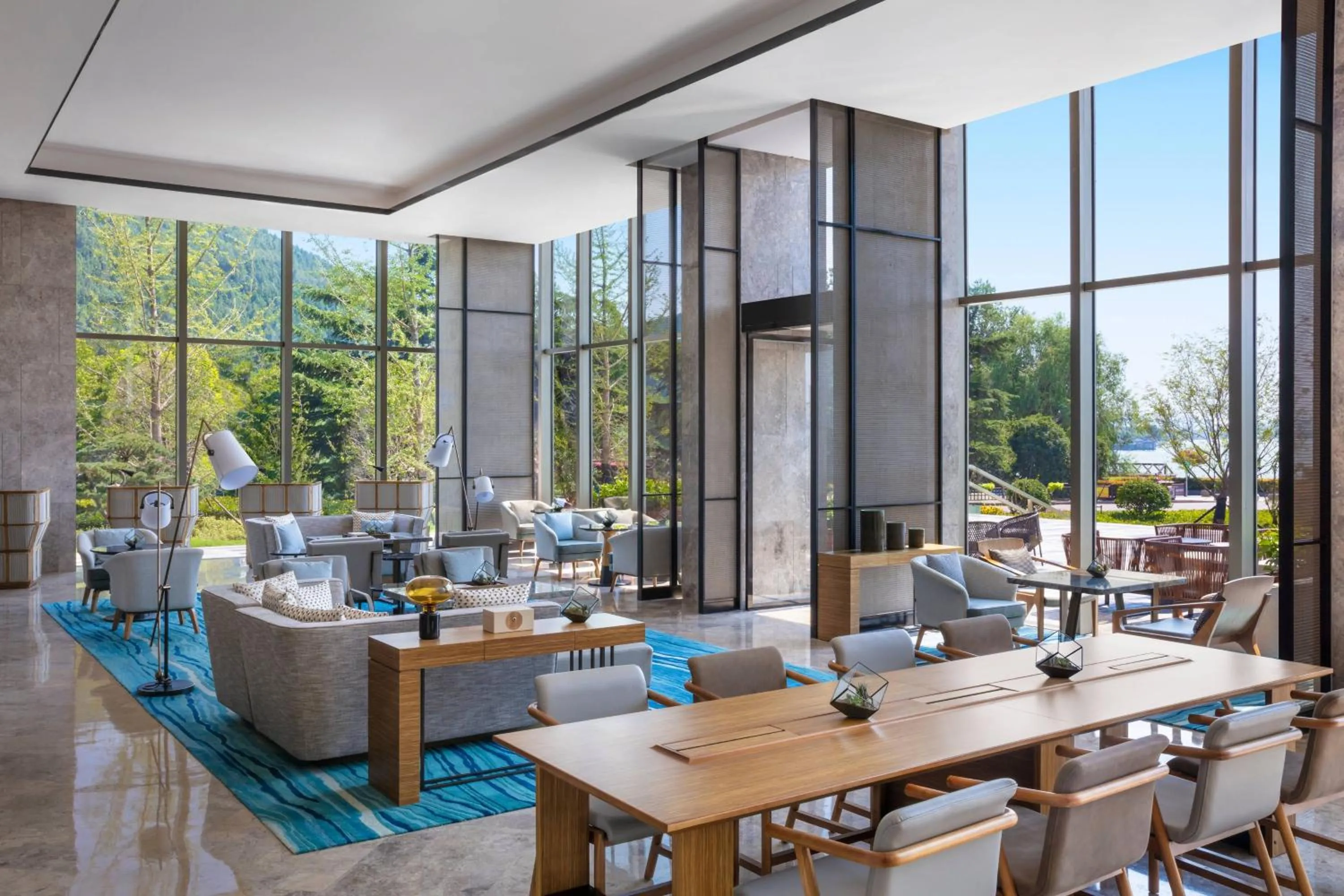 Lobby or reception in Xuzhou Marriott Hotel Lakeview