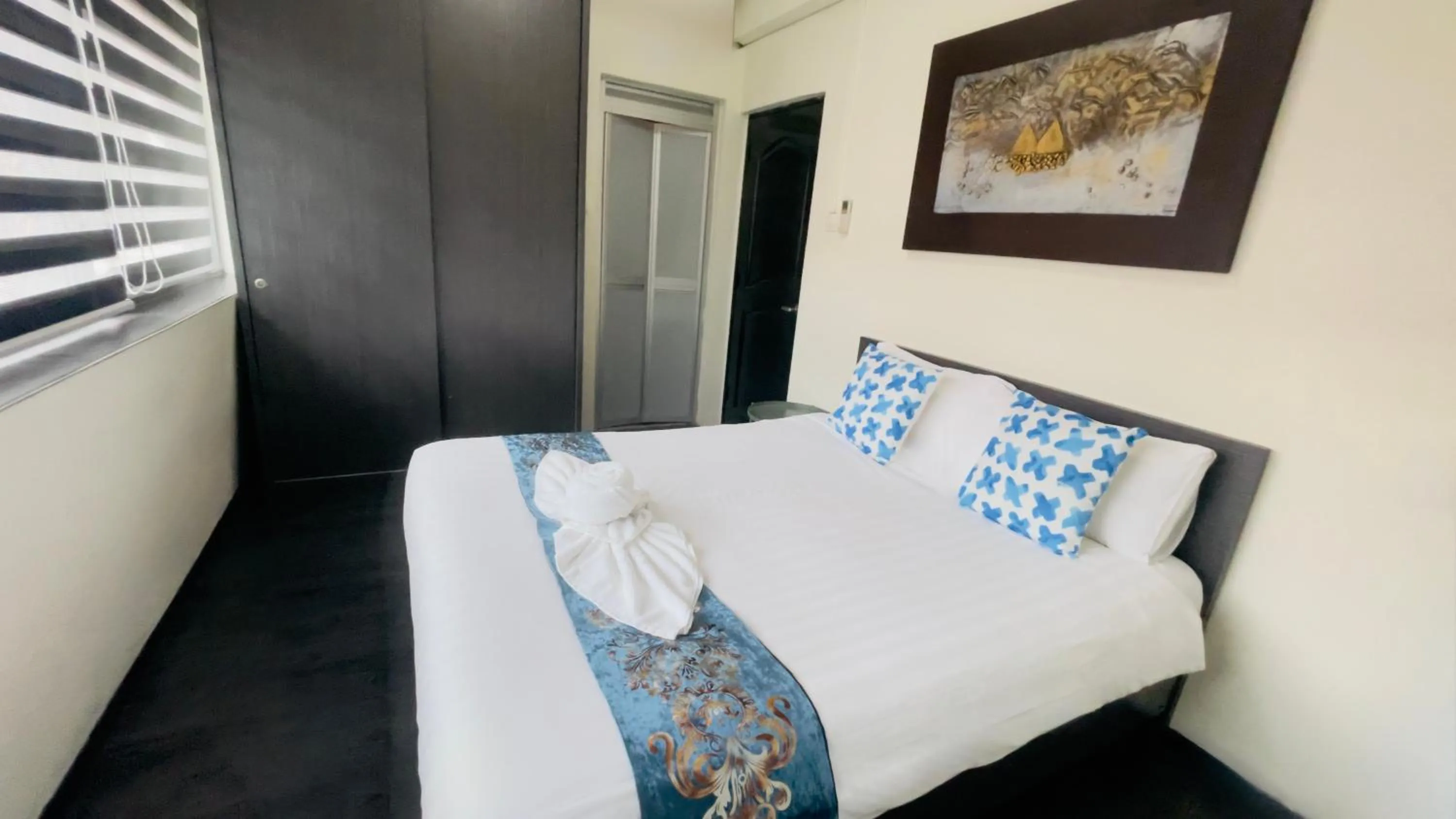 Bed in JJH Serviced Apartments near Serangoon MRT