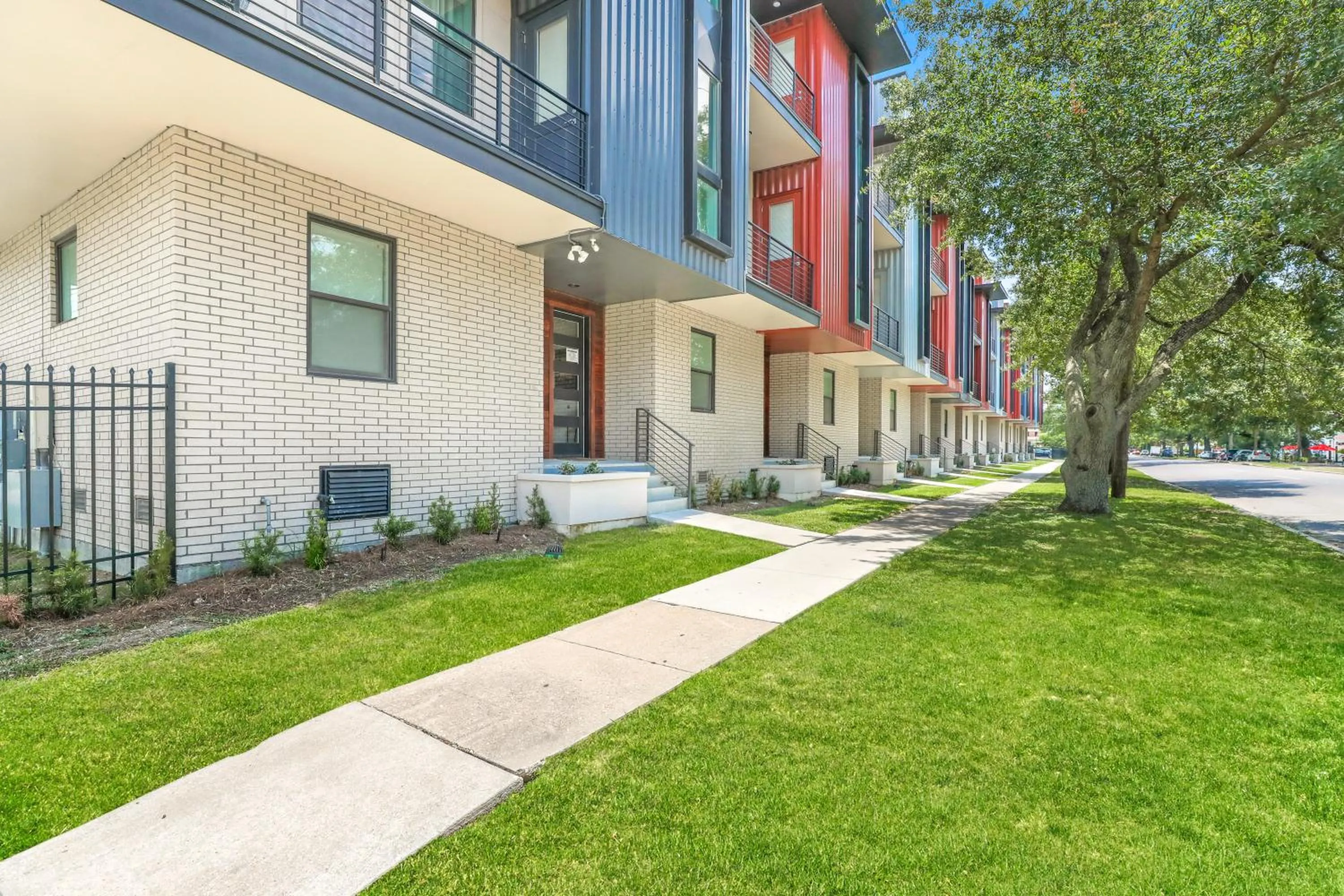 Property building in Bienville Villas: Brand New 4BR