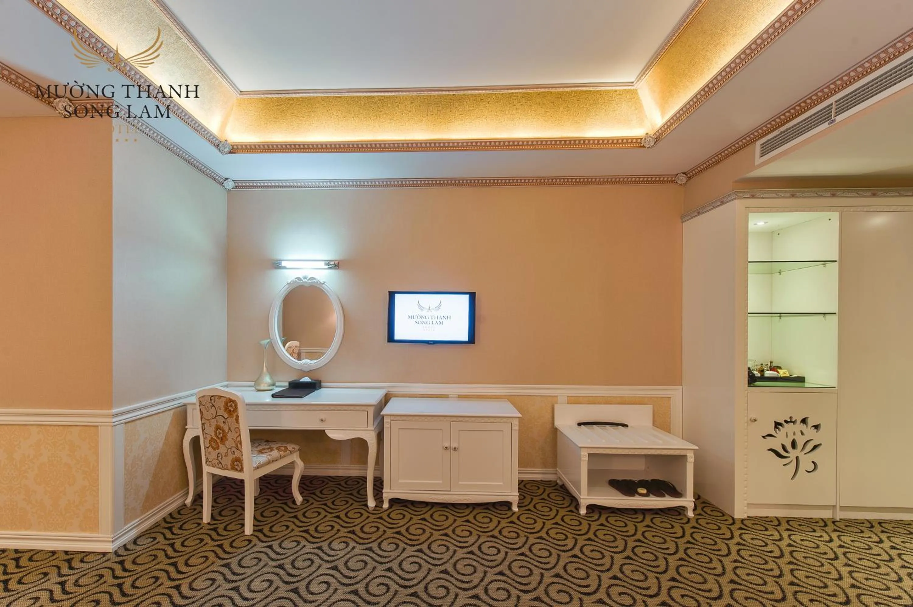 hair dresser in Muong Thanh Luxury Song Lam Hotel