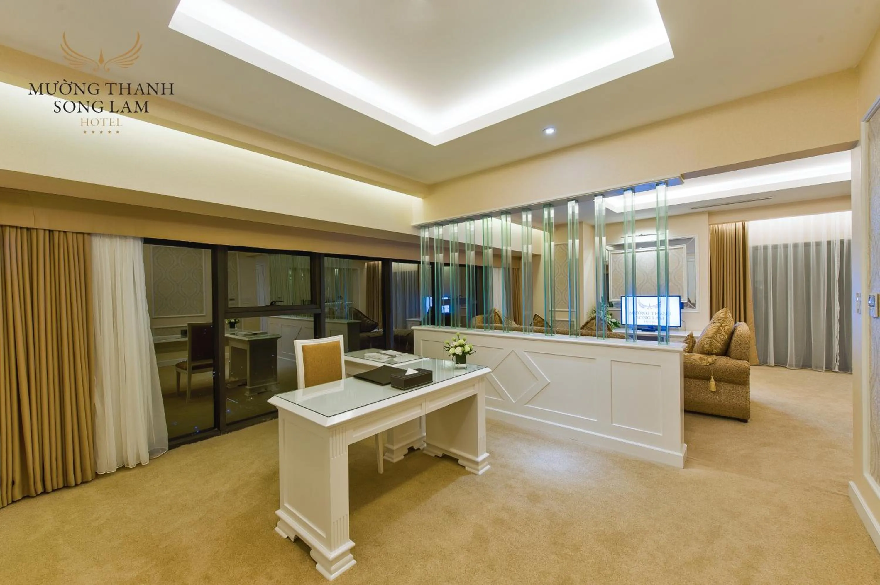 Living room in Muong Thanh Luxury Song Lam Hotel