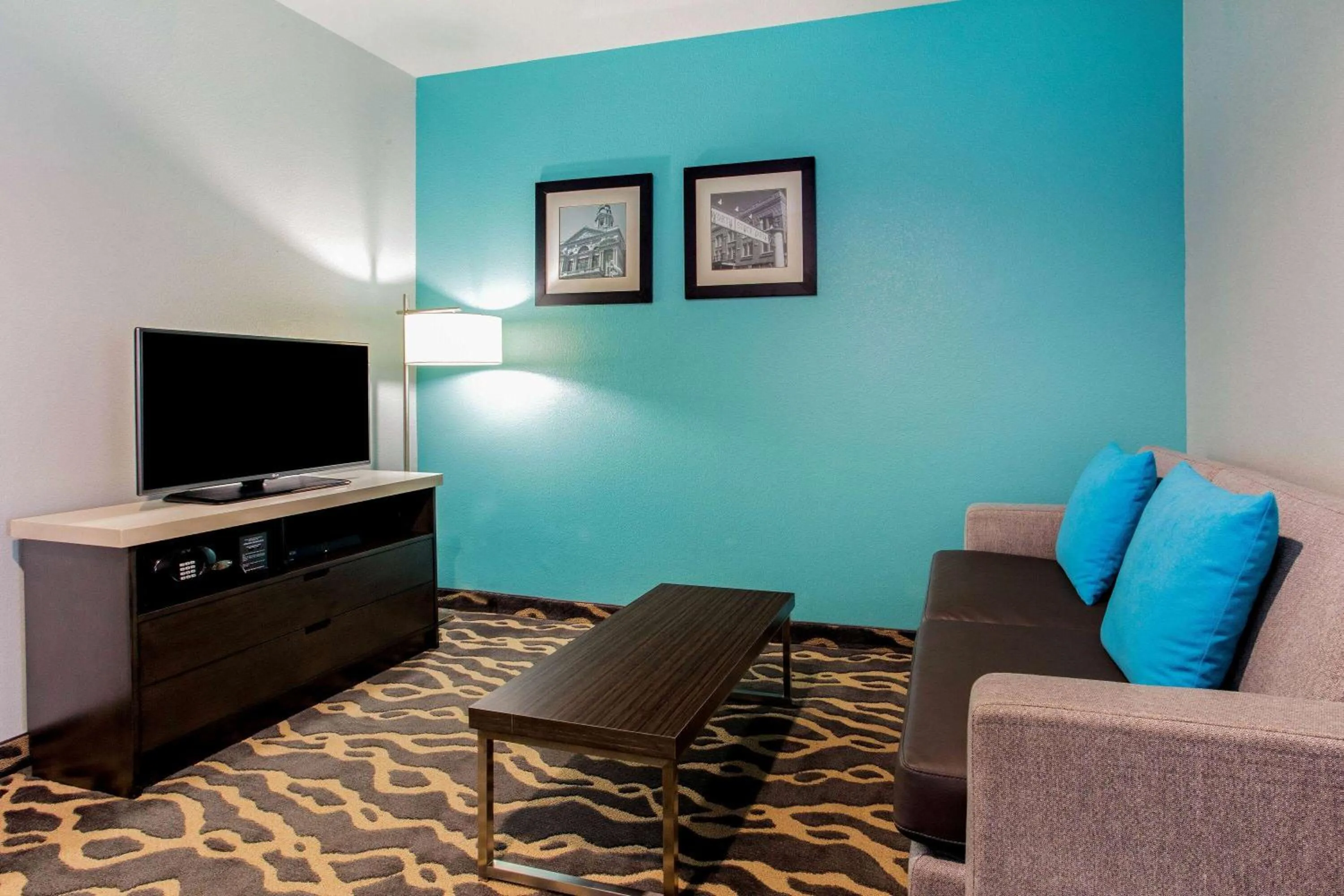 Photo of the whole room in La Quinta Inn & Suites by Wyndham Northlake Ft. Worth
