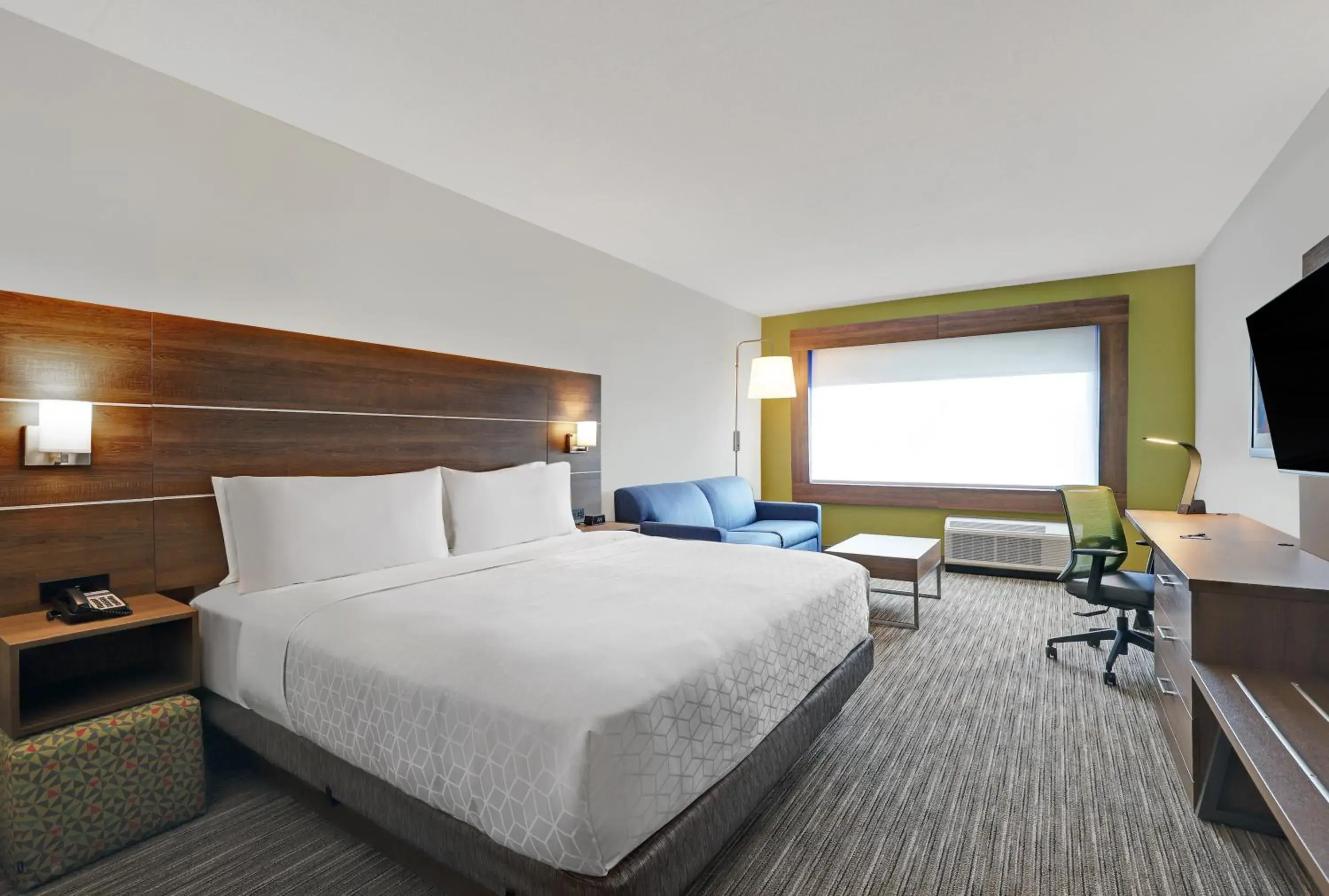 King Suite in Holiday Inn Express - Kingston West by IHG King Suite in Holiday Inn Express - Kingston West by IHG