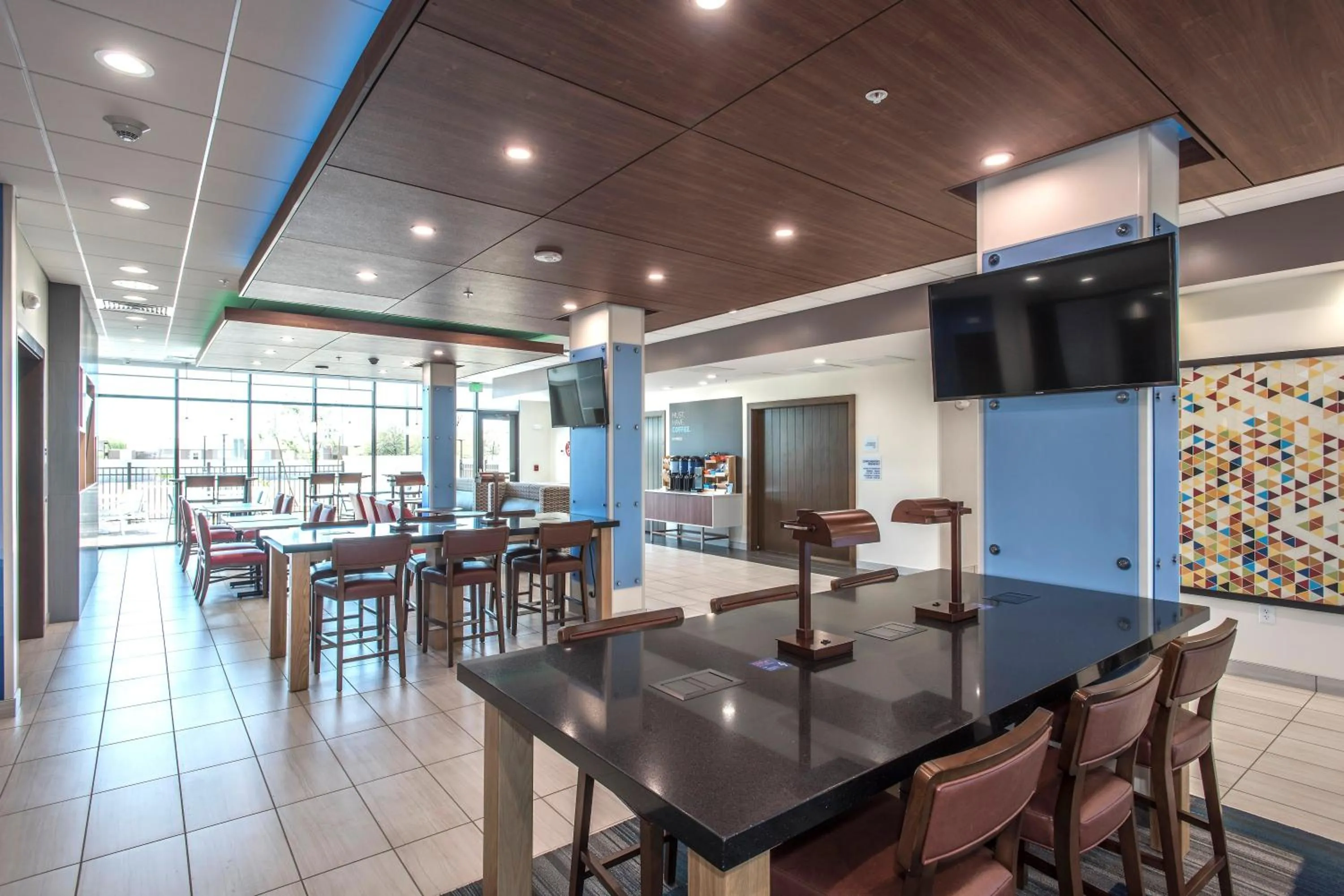 Breakfast in Holiday Inn Express & Suites - Phoenix North - Happy Valley by IHG