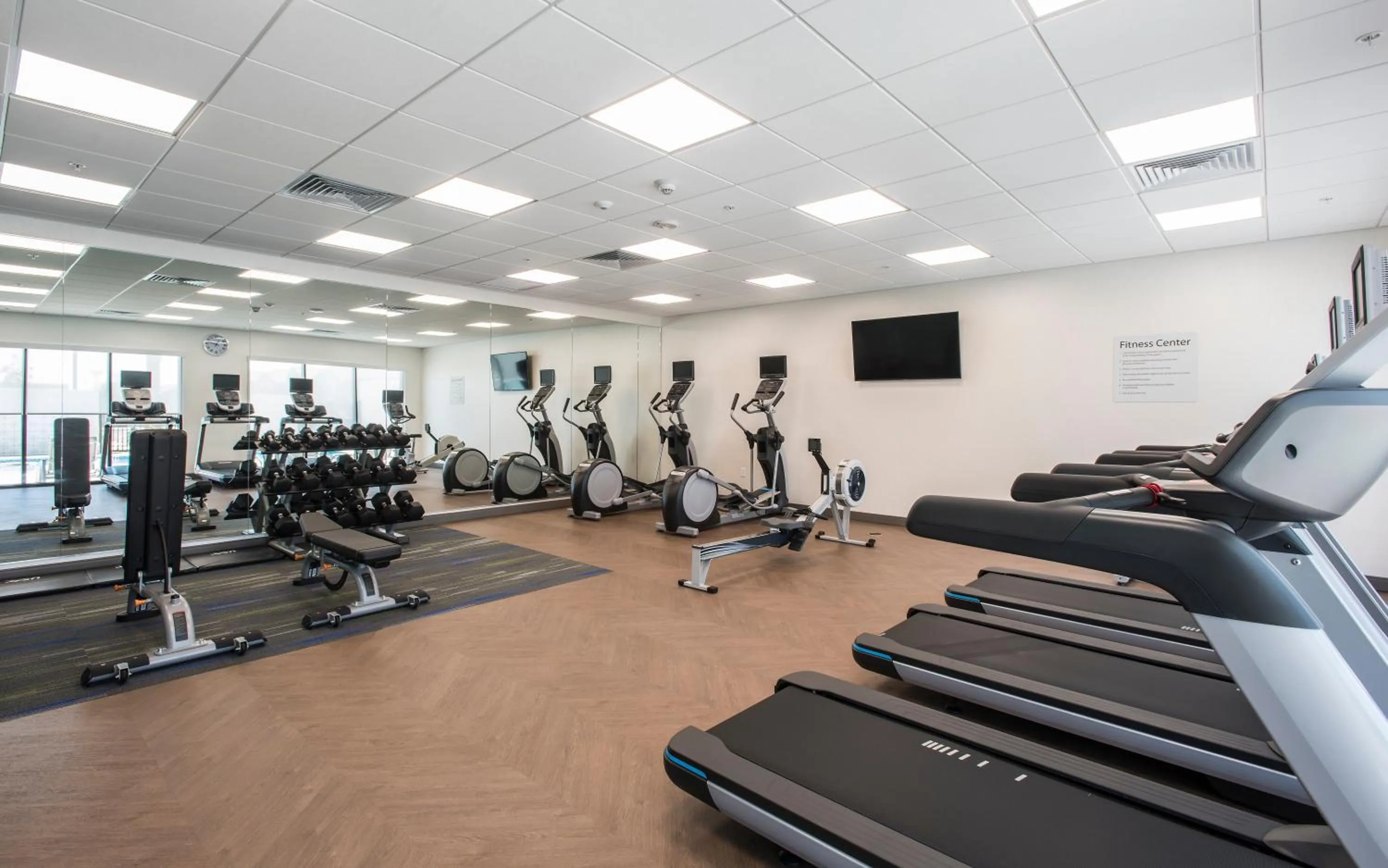 Fitness centre/facilities in Holiday Inn Express & Suites - Phoenix North - Happy Valley by IHG