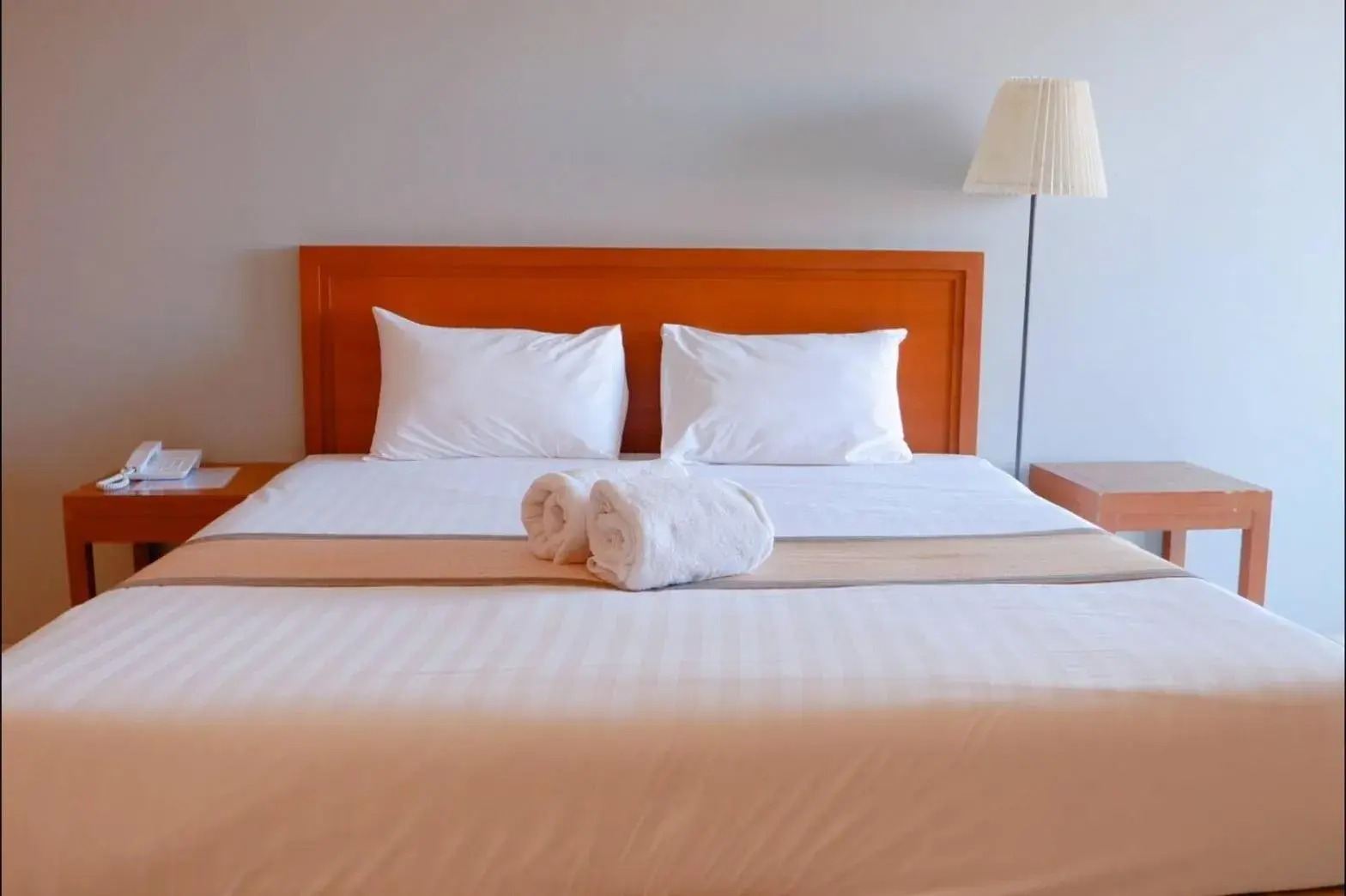 Standard Double Room in Phromsuk Hotel Ayutthaya Standard Double Room in Phromsuk Hotel Ayutthaya