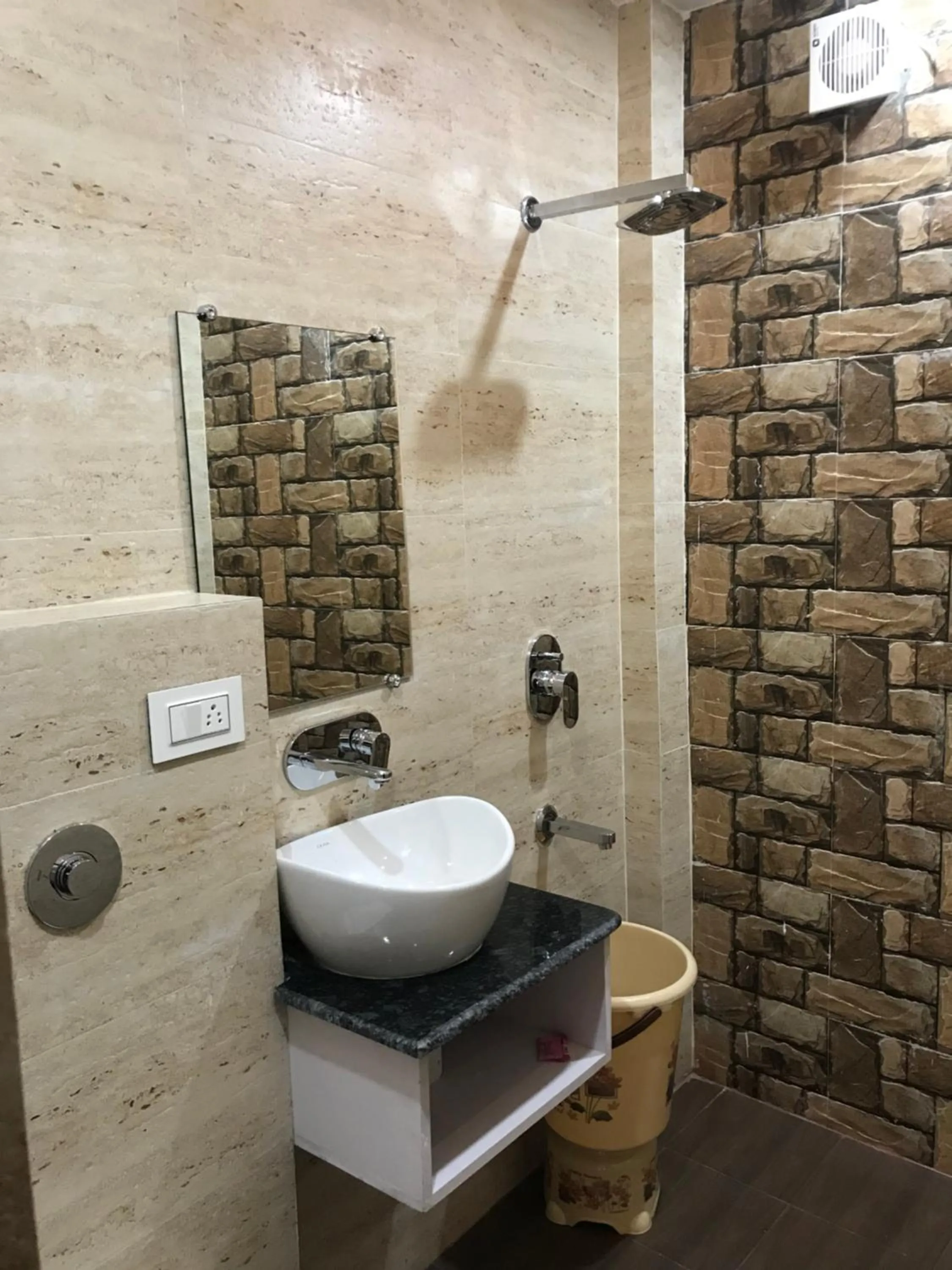 Bathroom in Hotel Kabir Residency