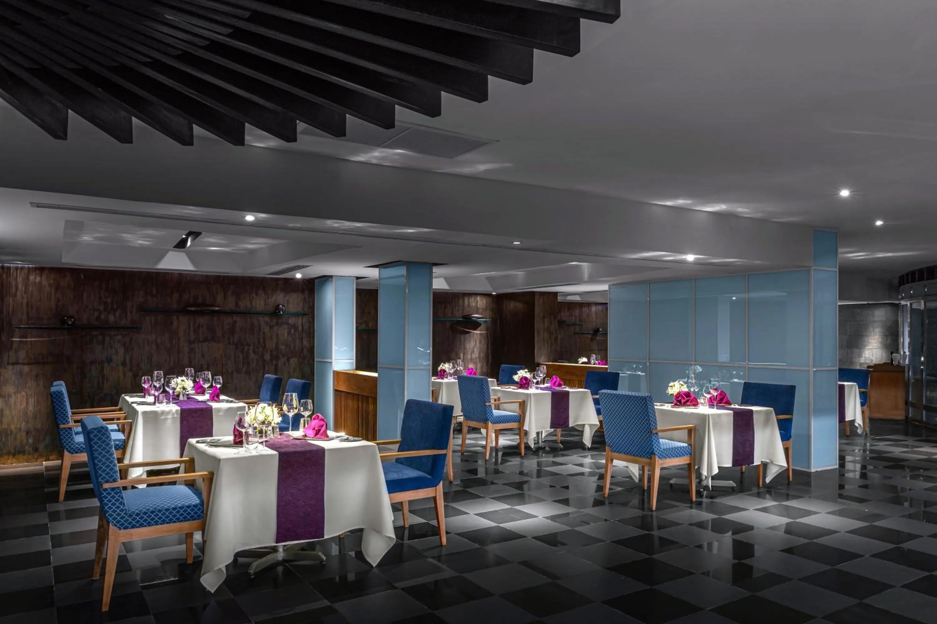 Restaurant/places to eat in Royal Wing Suites & Spa Pattaya