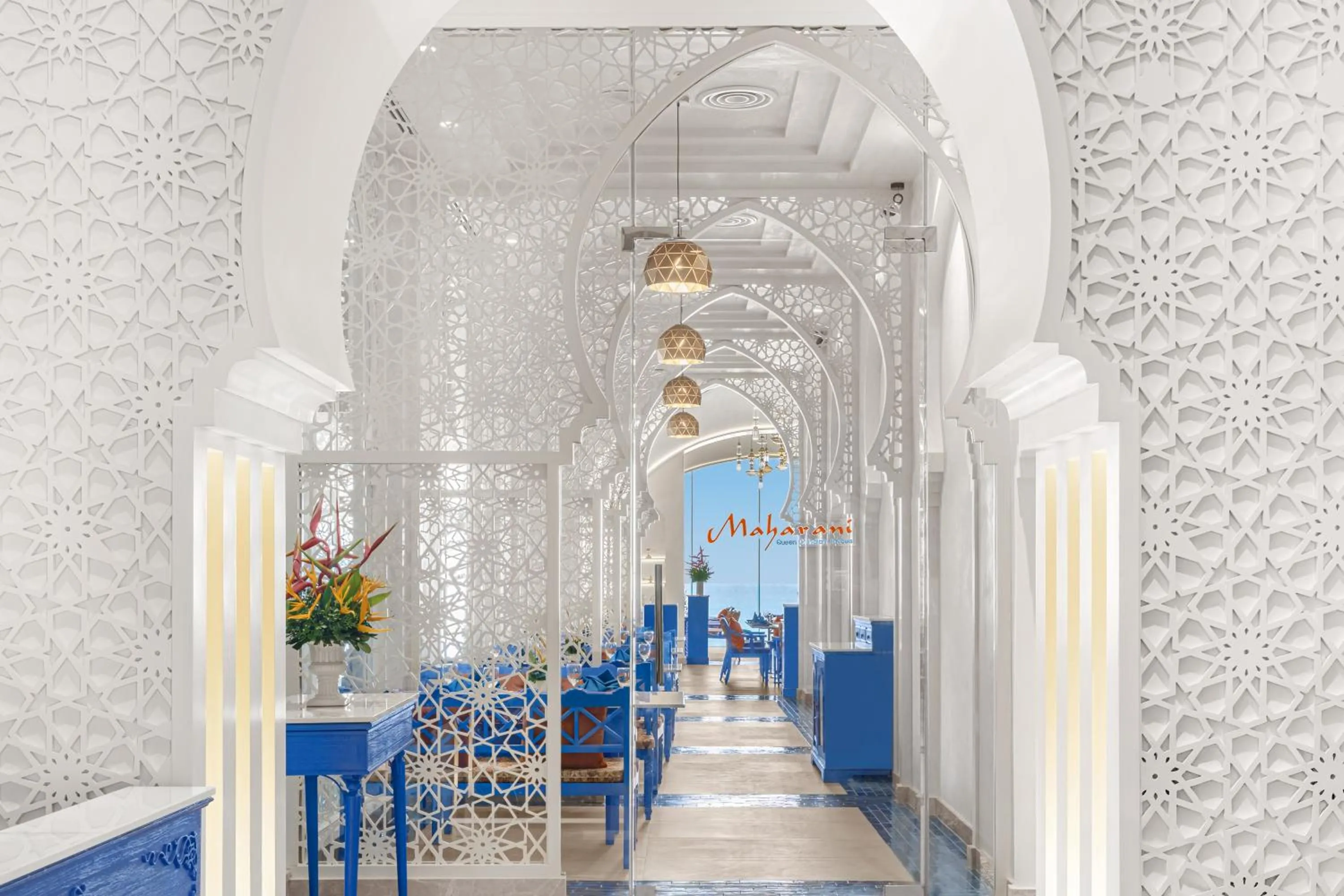 Restaurant/places to eat in Royal Wing Suites & Spa Pattaya