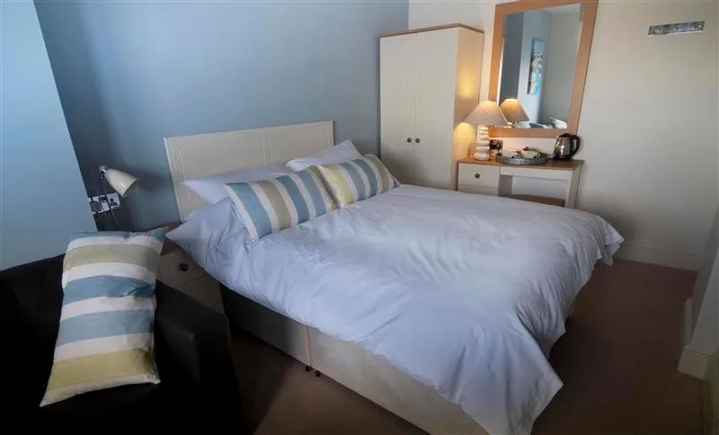 Photo of the whole room, Bed in The Paris Hotel