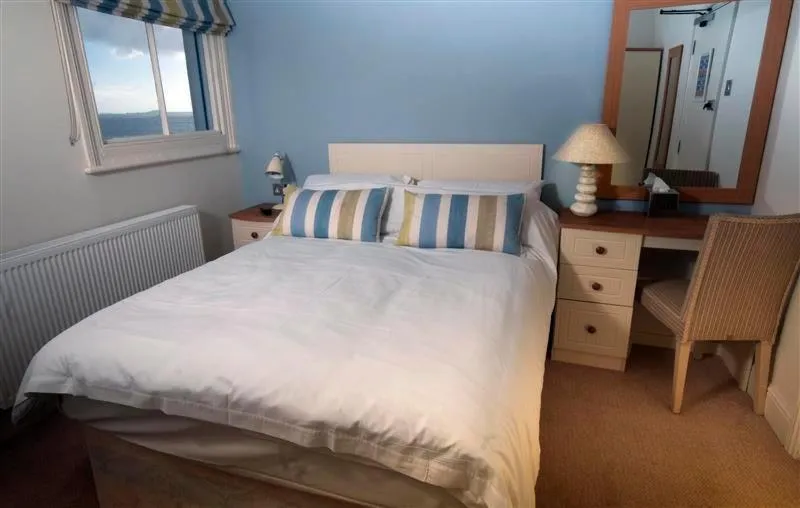 Day, Bed in The Paris Hotel