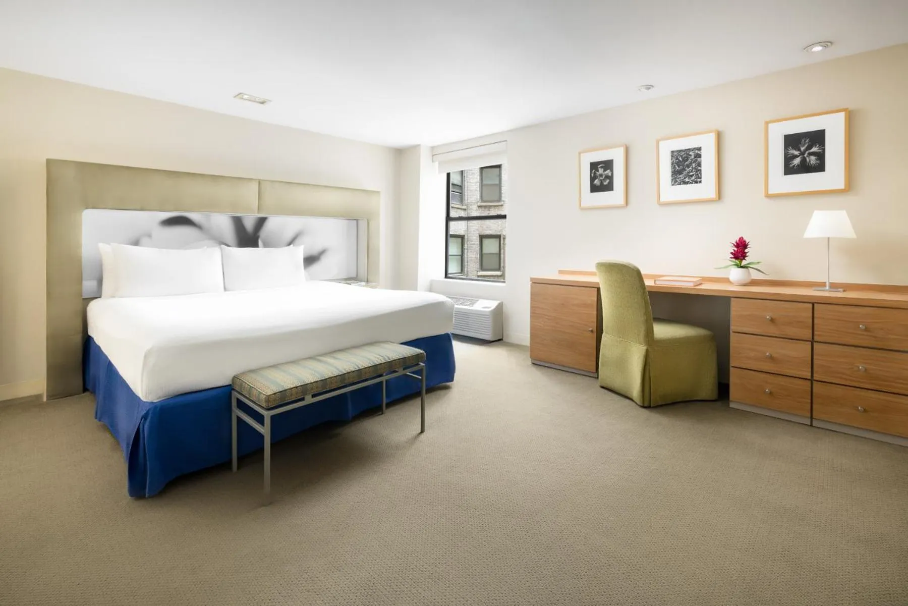 Bed in Shoreham Hotel