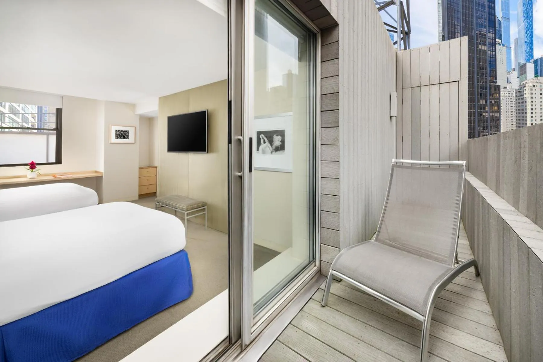 Bed in Shoreham Hotel