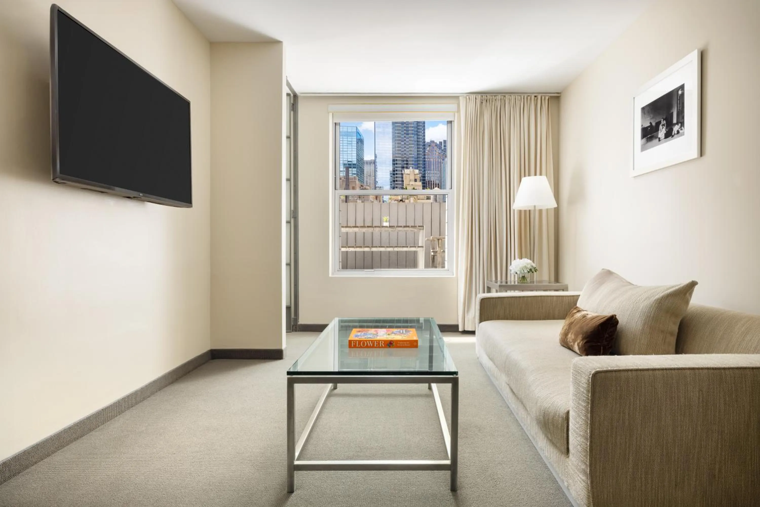 Living room, Bed in The Shoreham