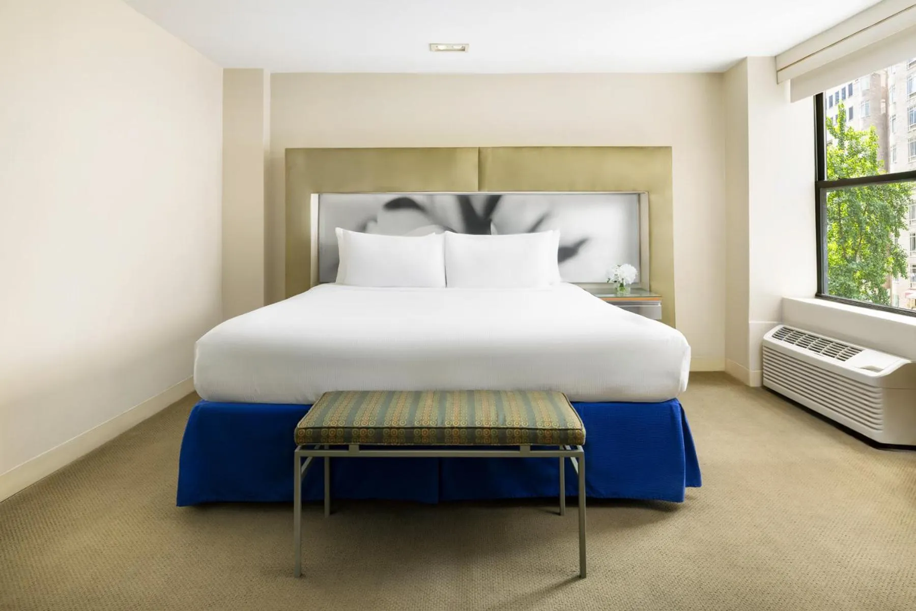 Bed in Shoreham Hotel