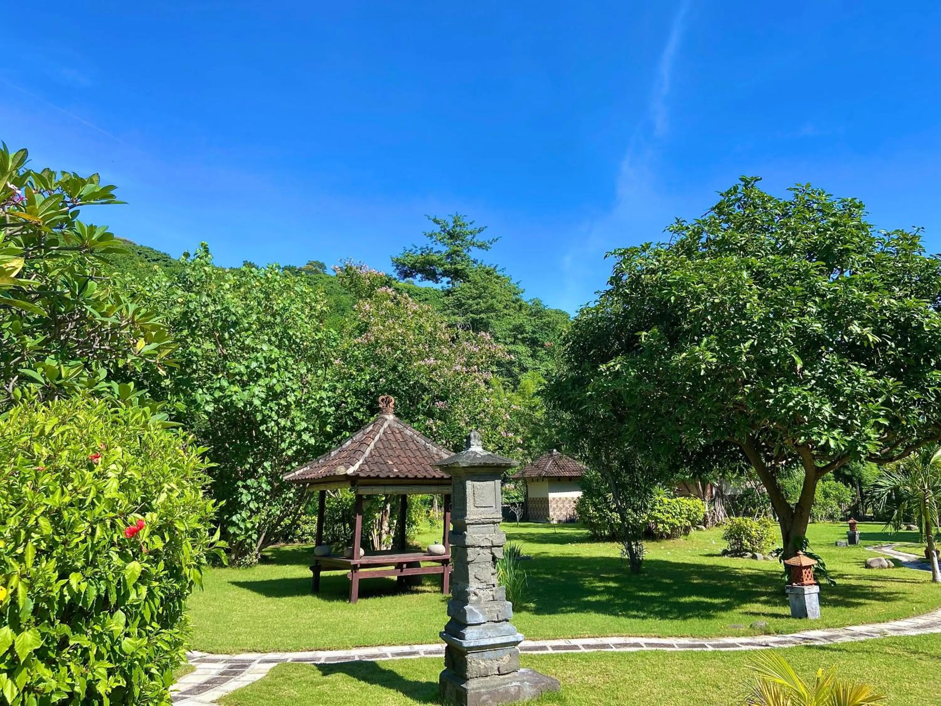 Sunia Loka Bungalows & Dive Center