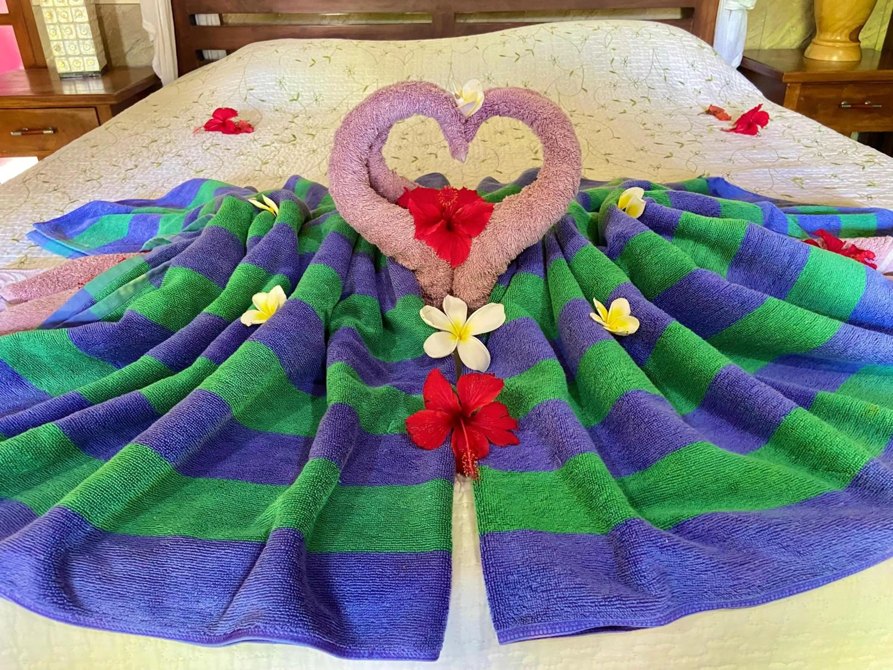 Bed in Sunia Loka Bungalows & Dive Center