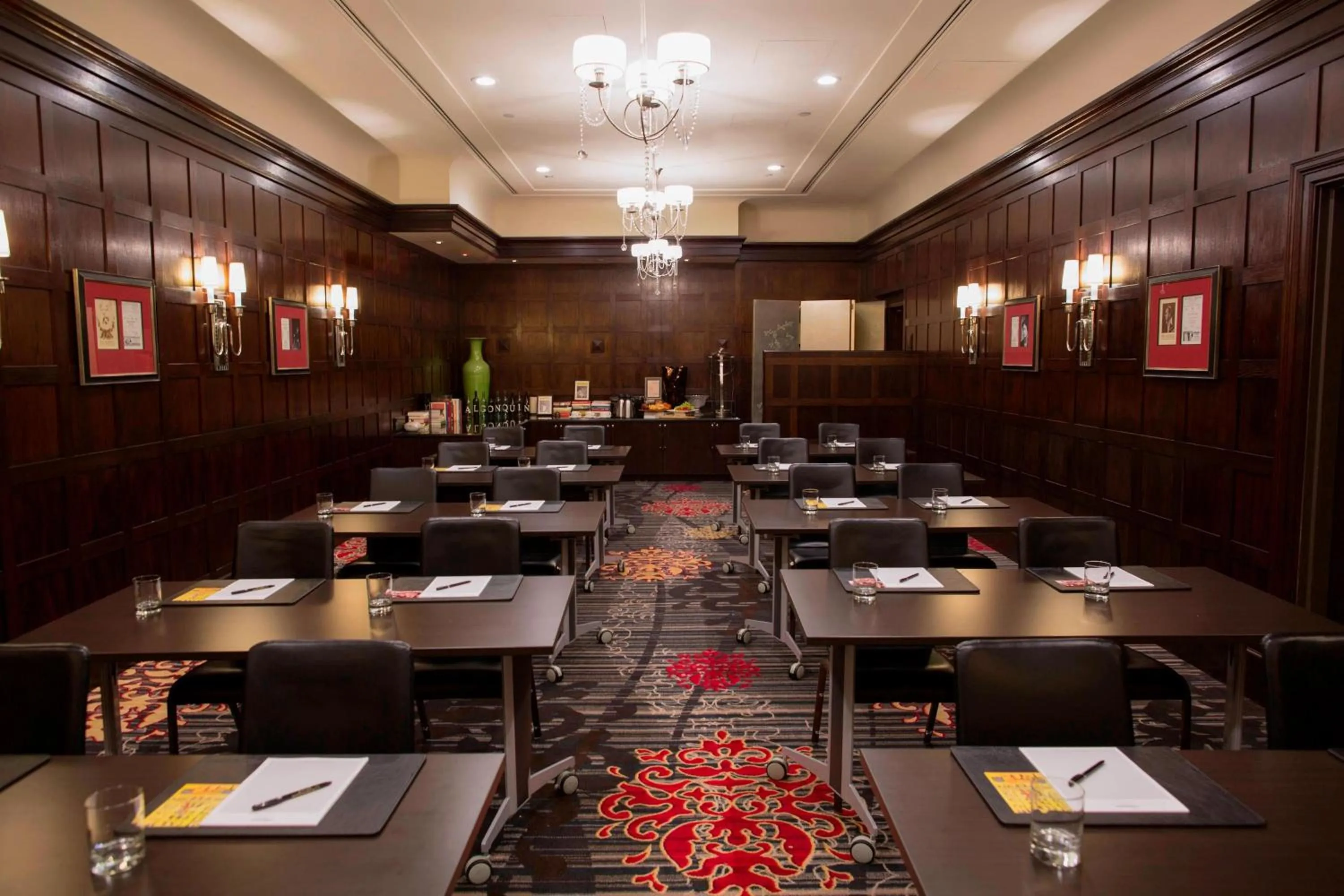 Meeting/conference room in The Algonquin Hotel Times Square, Autograph Collection