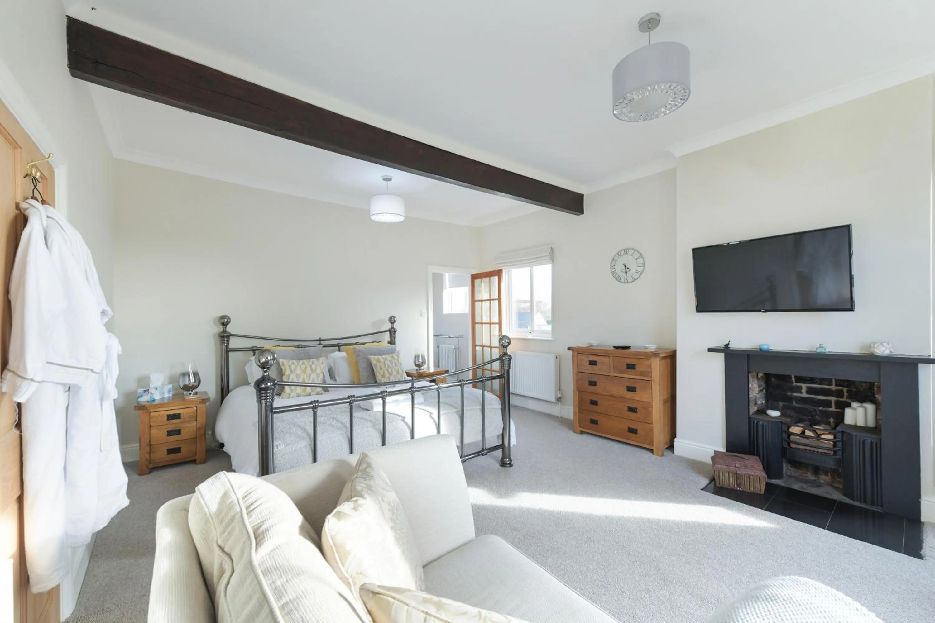 Bedroom, Bed in Borrowfield Lodge