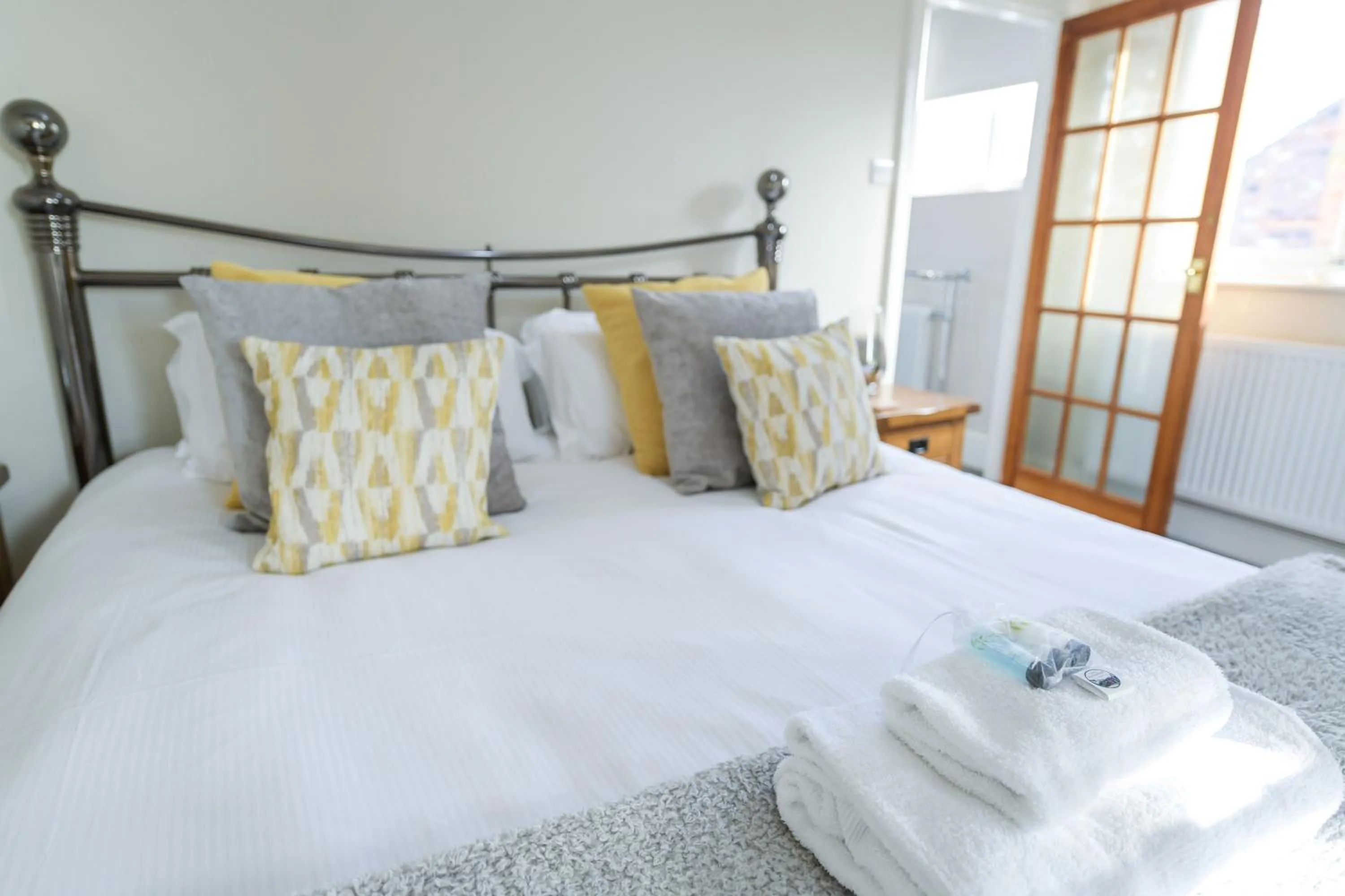 Bedroom, Bed in Borrowfield Lodge